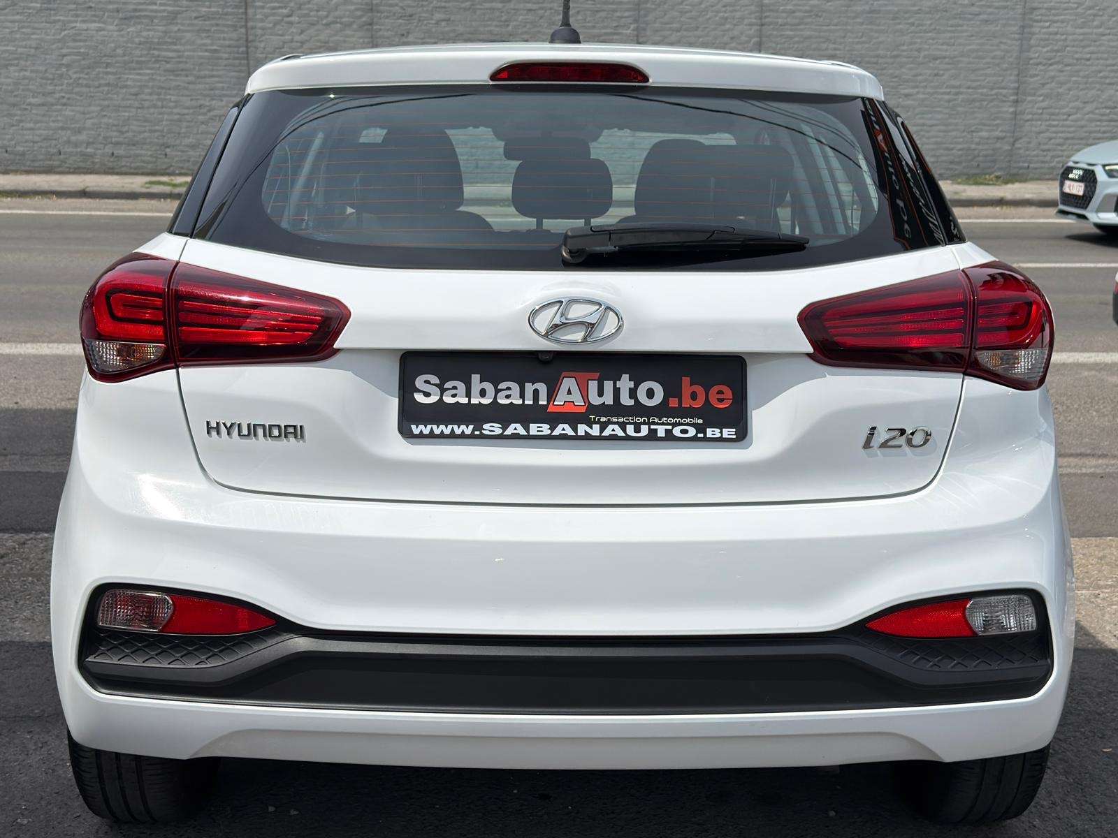 Hyundai i20 i20 1.2i • CARPLAY • CAMERA • CLIM • JANTES • GARANTI 12 MOIS !!