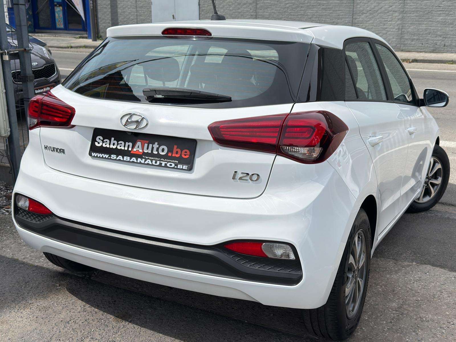 Hyundai i20 i20 1.2i • CARPLAY • CAMERA • CLIM • JANTES • GARANTI 12 MOIS !!