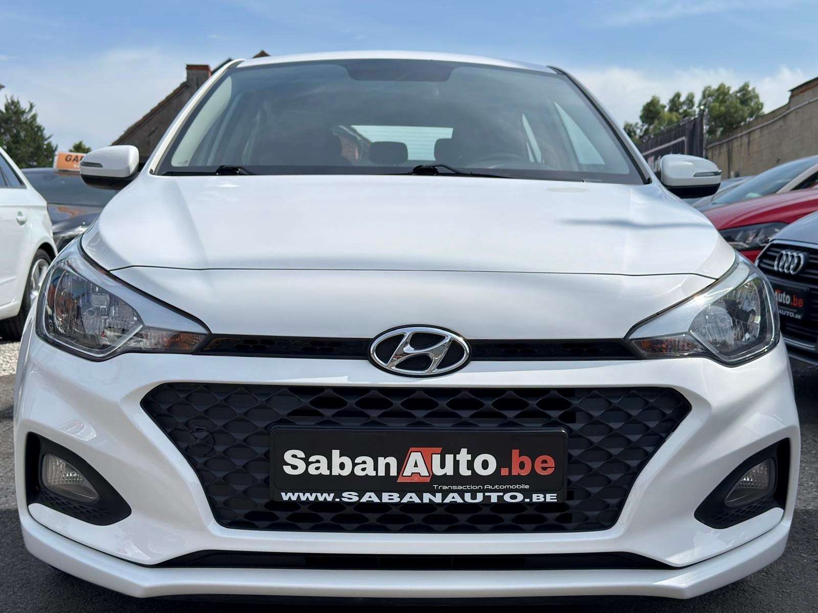 Hyundai i20 i20 1.2i • CARPLAY • CAMERA • CLIM • JANTES • GARANTI 12 MOIS !!