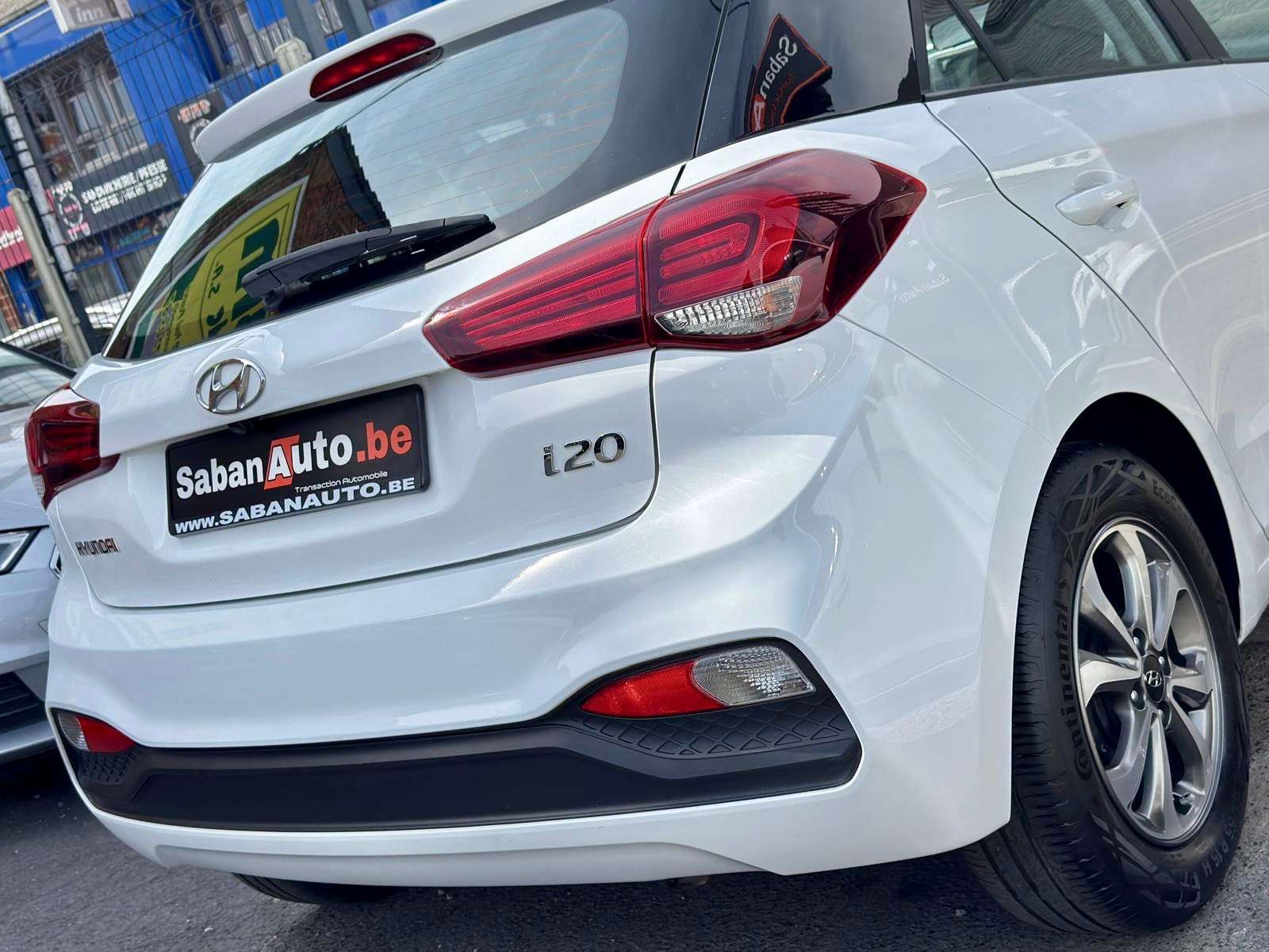 Hyundai i20 i20 1.2i • CARPLAY • CAMERA • CLIM • JANTES • GARANTI 12 MOIS !!