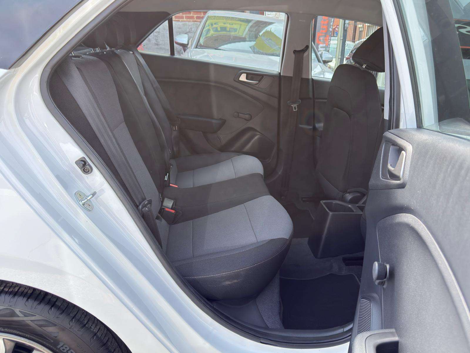 Hyundai i20 i20 1.2i • CARPLAY • CAMERA • CLIM • JANTES • GARANTI 12 MOIS !!