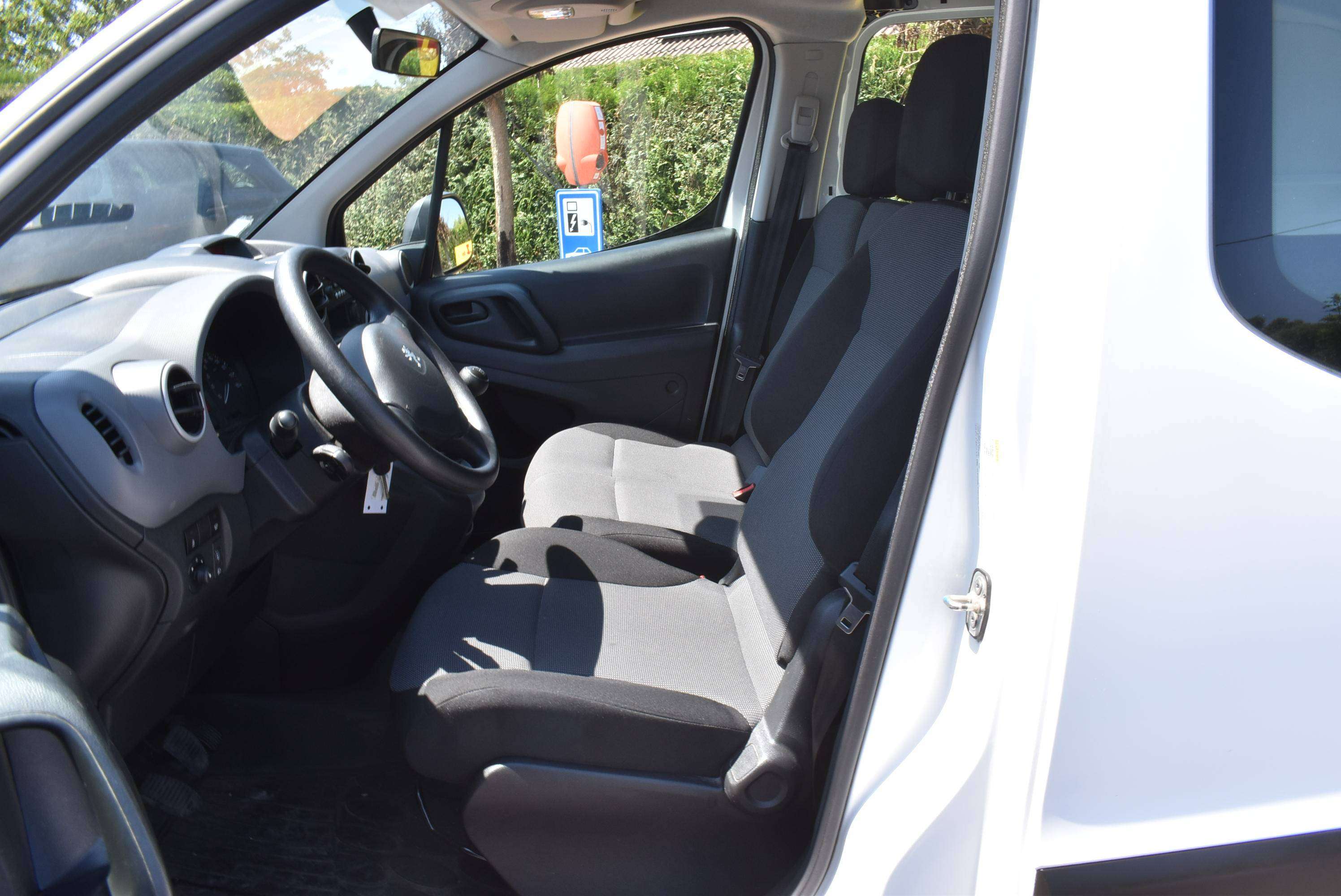 Peugeot Partner 1.6 BlueHDi Van 3PL/Airco **B2B FIX PRICE**