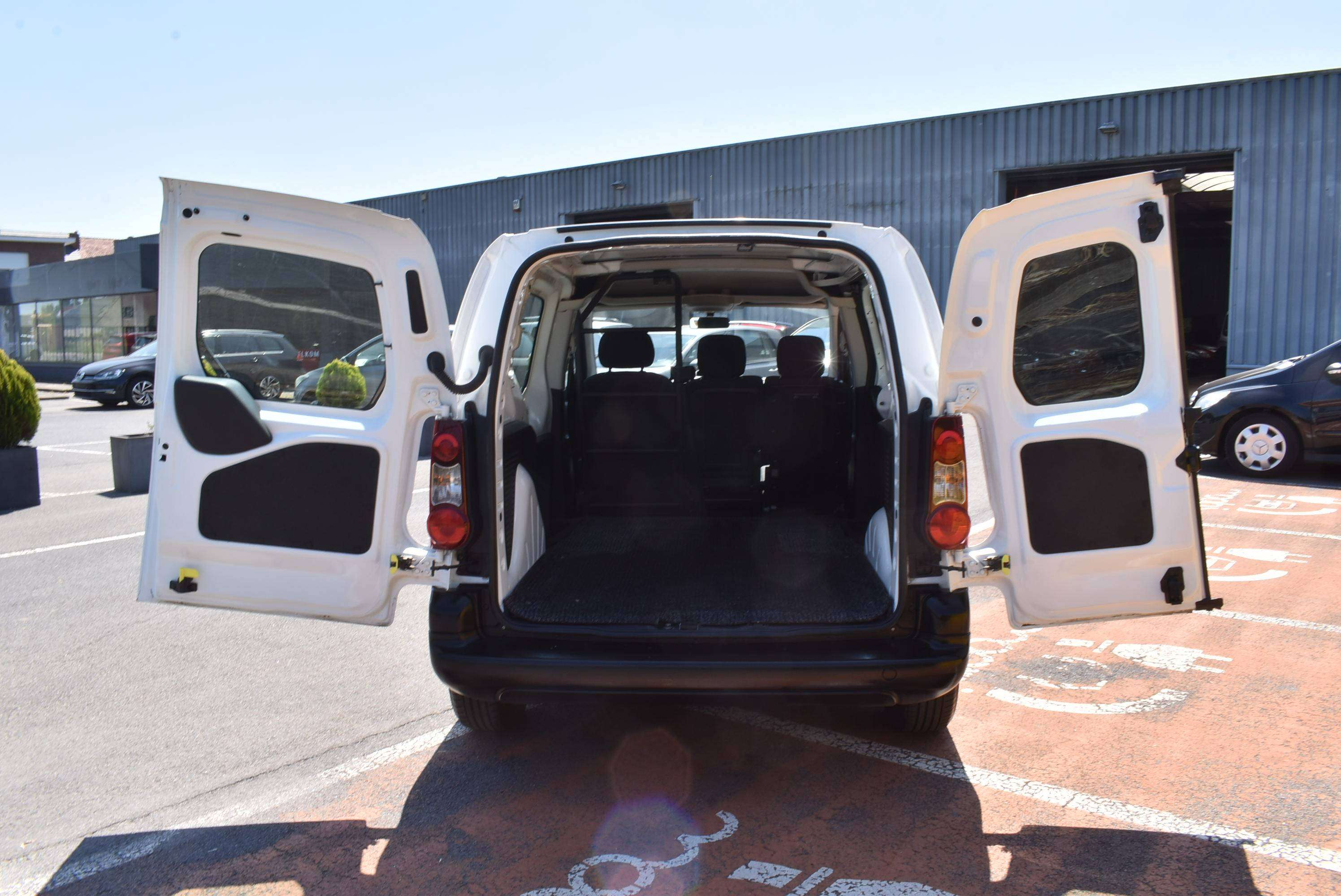 Peugeot Partner 1.6 BlueHDi Van 3PL/Airco **B2B FIX PRICE**