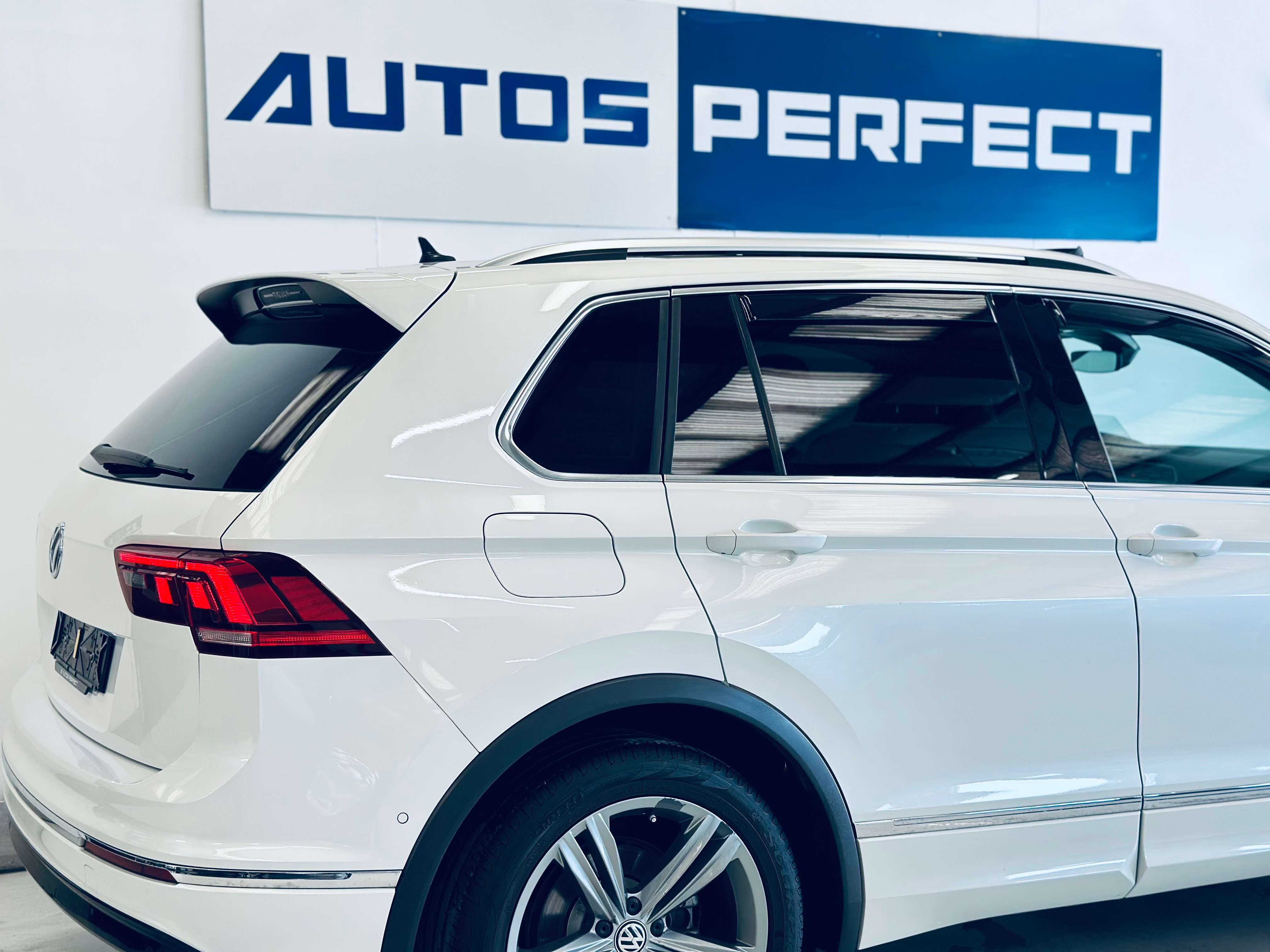 Volkswagen Tiguan 1.4 TSI R-LINE TOIT PANO OUVRANT CAMERA 360 PDC CRUISE ADAPTATIF HEADUP DISPLAY