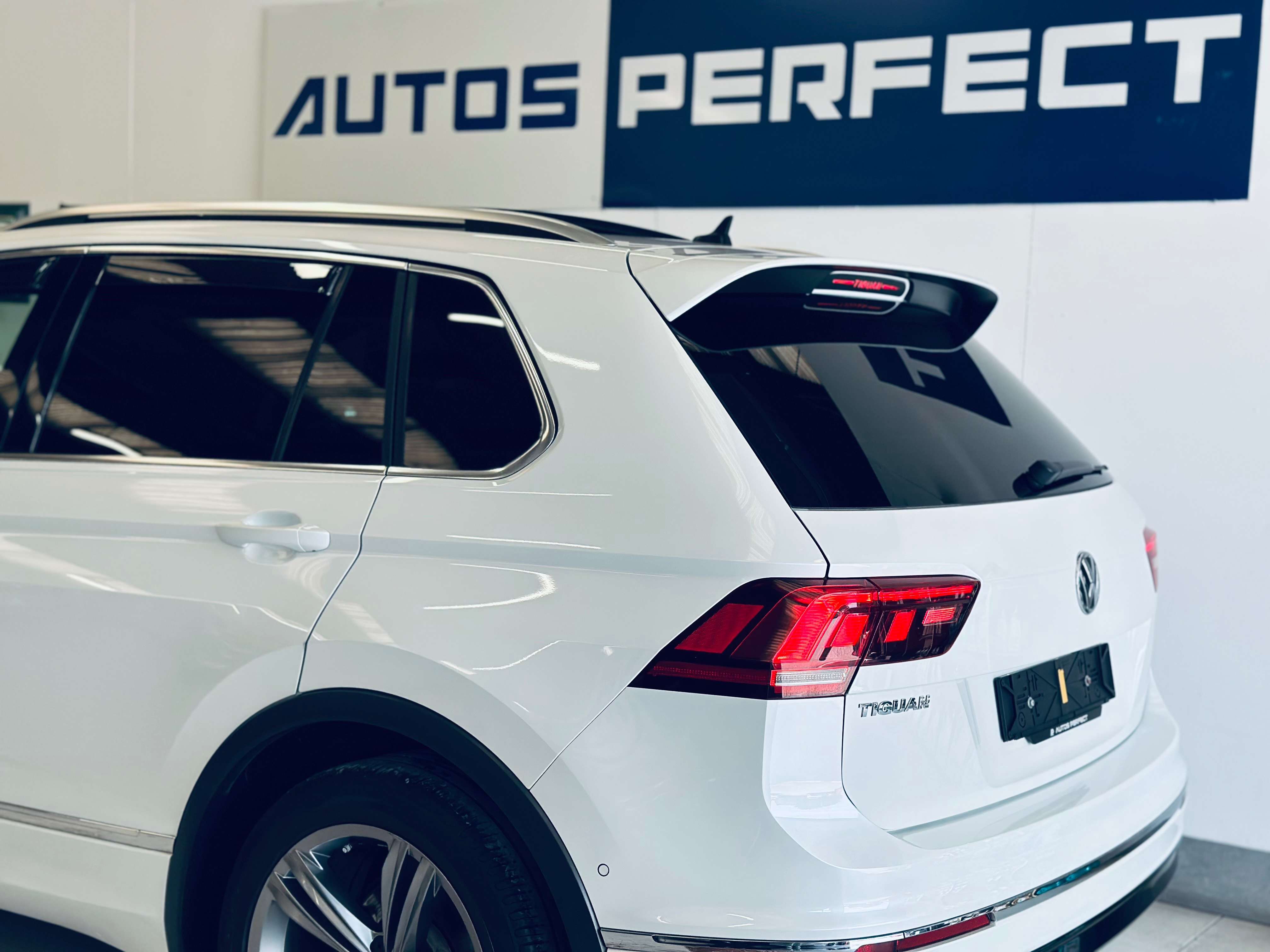 Volkswagen Tiguan 1.4 TSI R-LINE TOIT PANO OUVRANT CAMERA 360 PDC CRUISE ADAPTATIF HEADUP DISPLAY