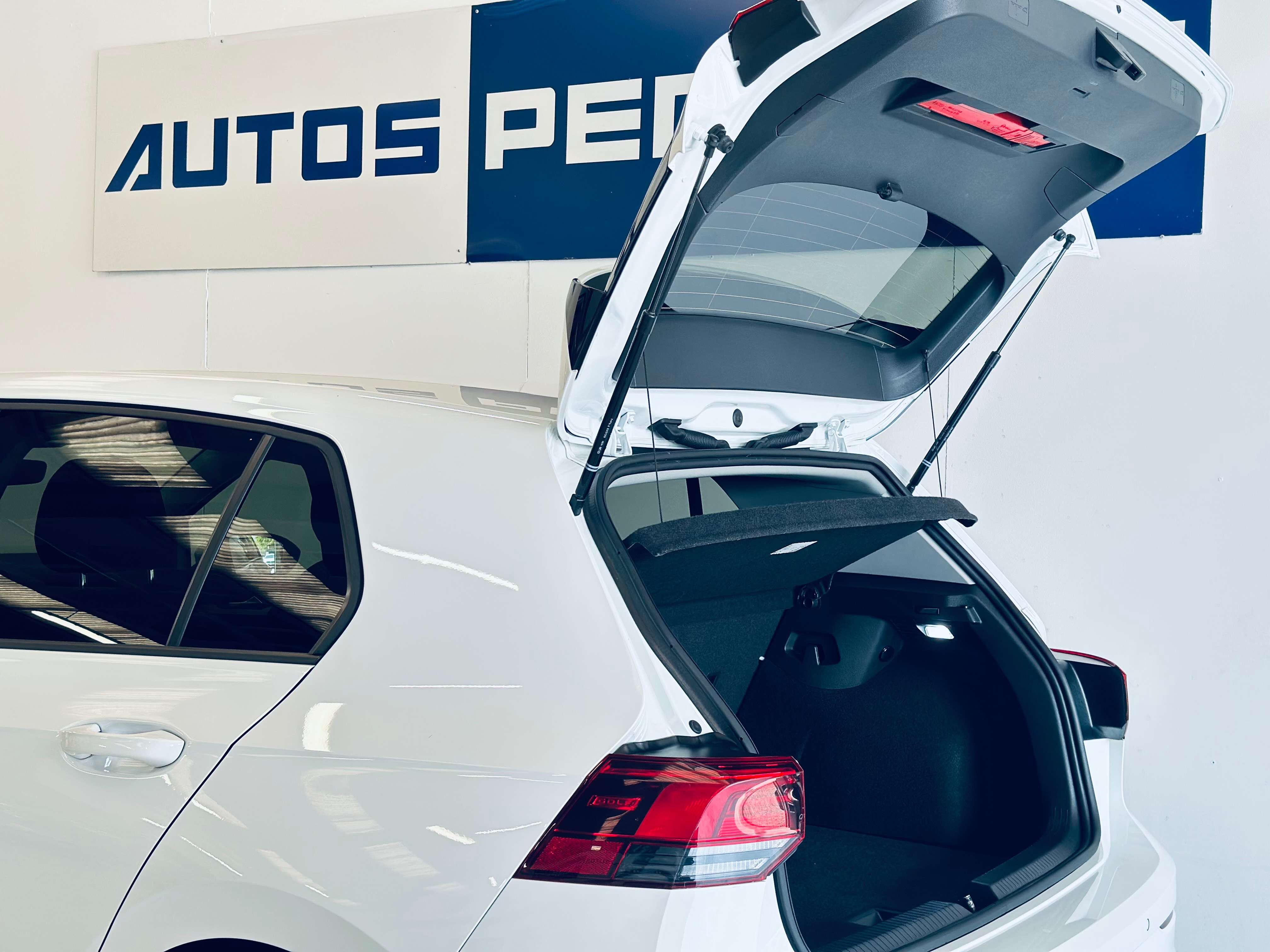 Volkswagen Golf 1.0 eTSI BOITE AUTO PALETTE CAMERA PDC COCKPIT CRUISE ADAPTATIF