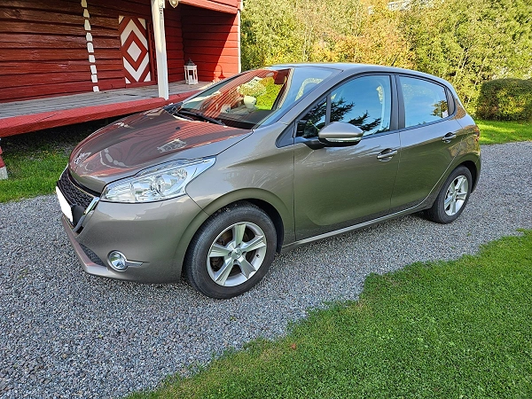 Peugeot 208 1.4 HDI 68 STYLE 5P