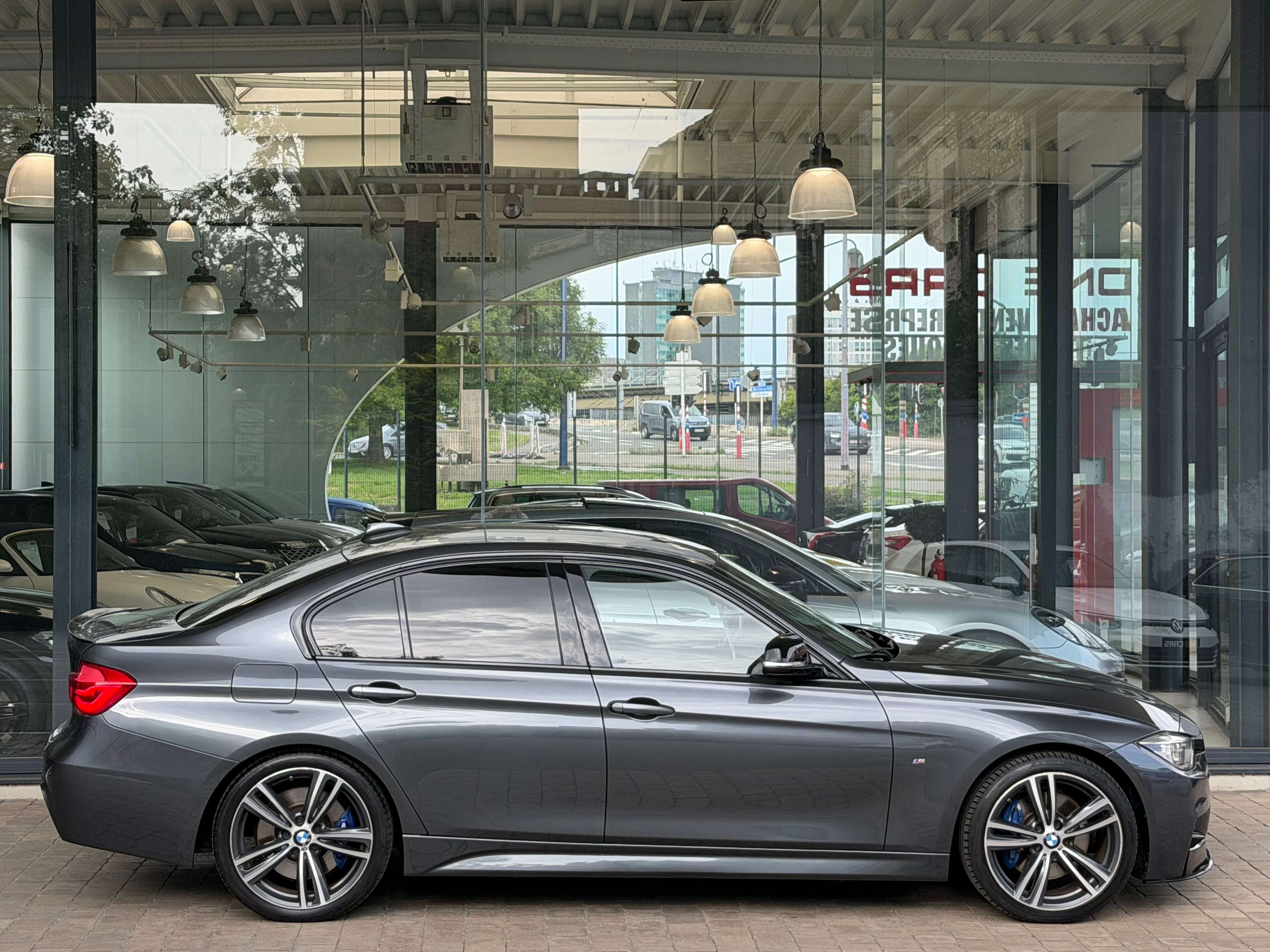 BMW 316 d "PACK-M Performance" BIXENON-CUIR-GPS-CLIM-JA19P-GAR 1AN