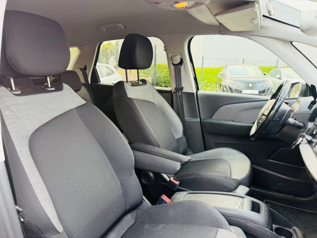 Citroen C4 1.5 BLUE HDI 130CH BUSINESS + EAT8