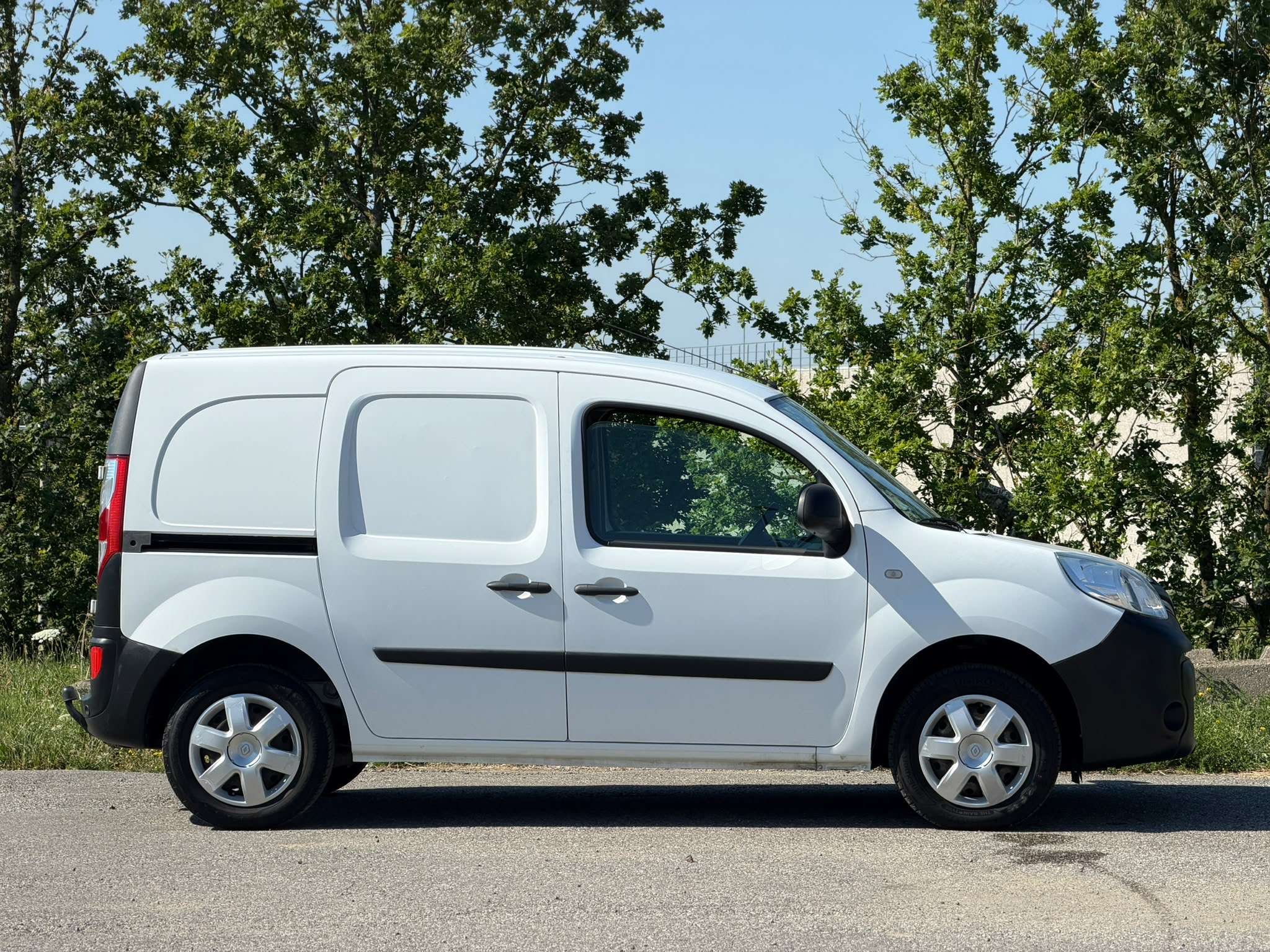 Renault Kangoo 1.5 dCi * GPS * AIRCO * thumbnail