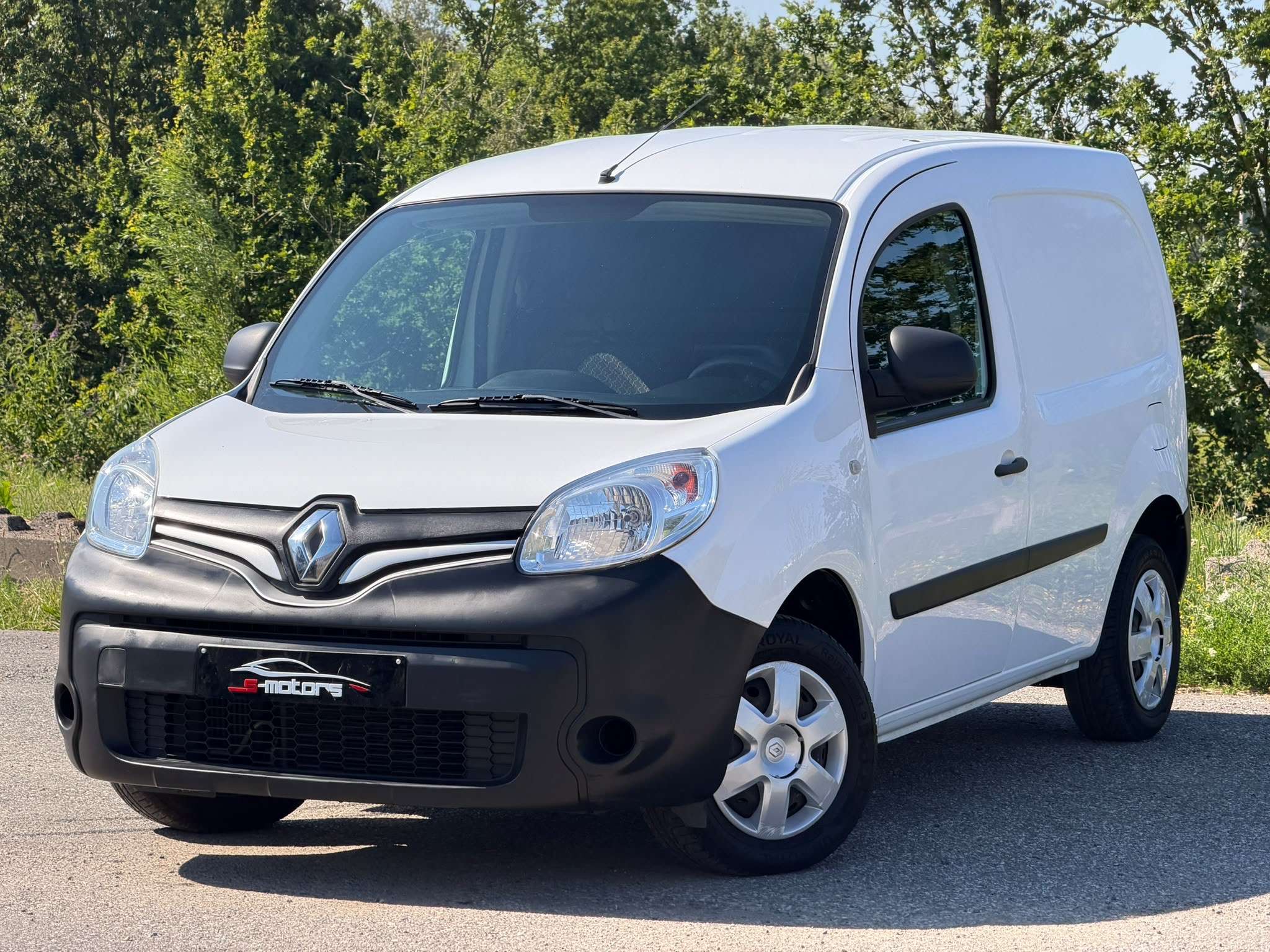 Renault Kangoo 1.5 dCi * GPS * AIRCO * thumbnail