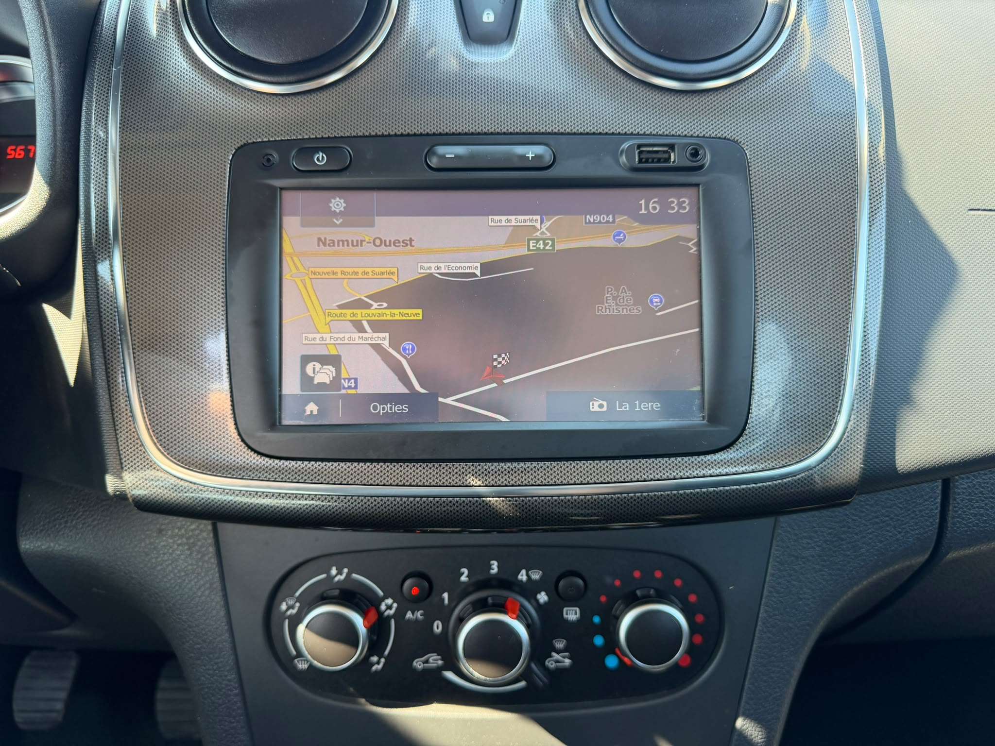 Dacia Sandero * STEPWAY * GPS * AIRCO * thumbnail