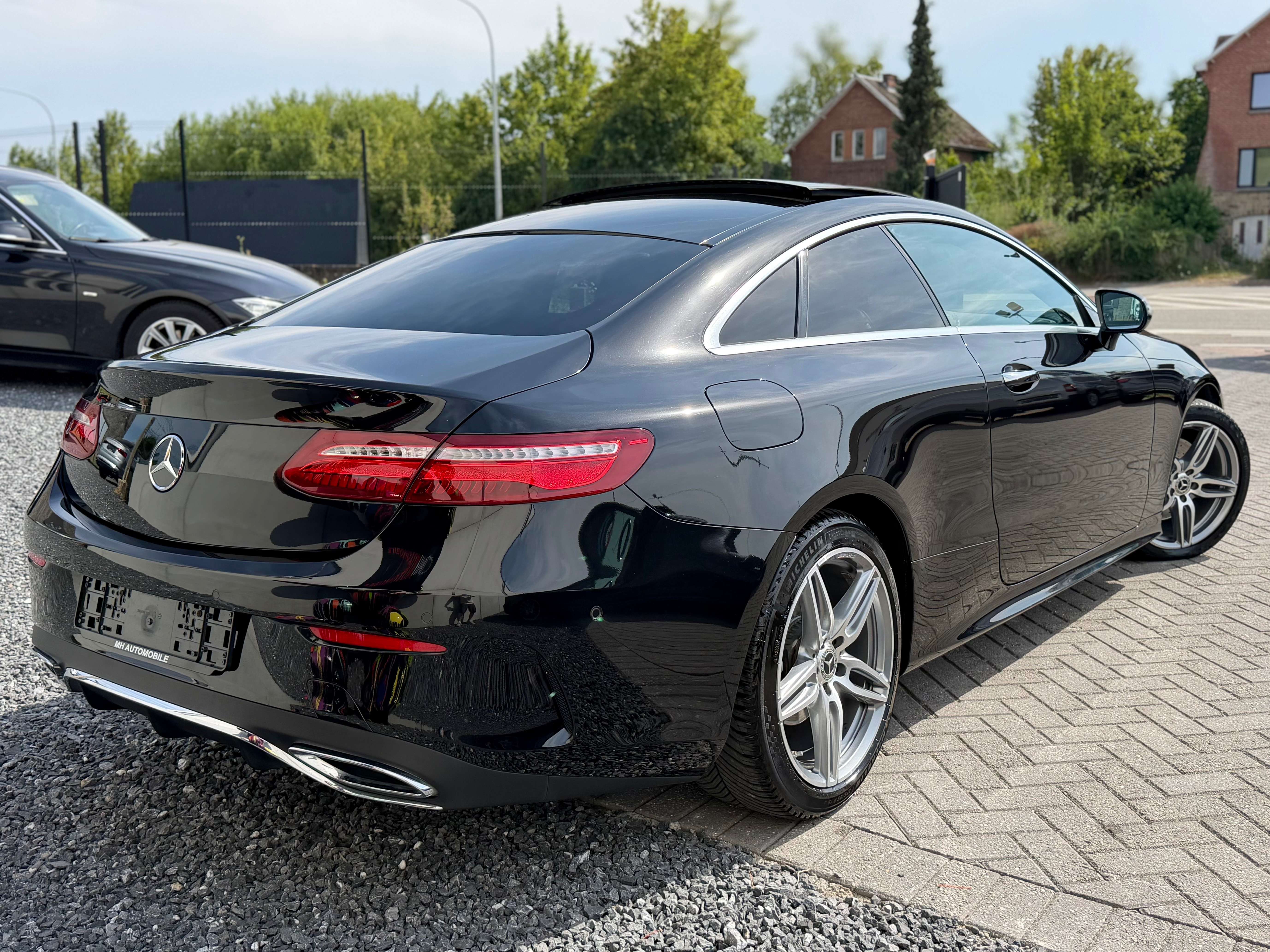 Mercedes-Benz E 220 Coupe Pack AMG
