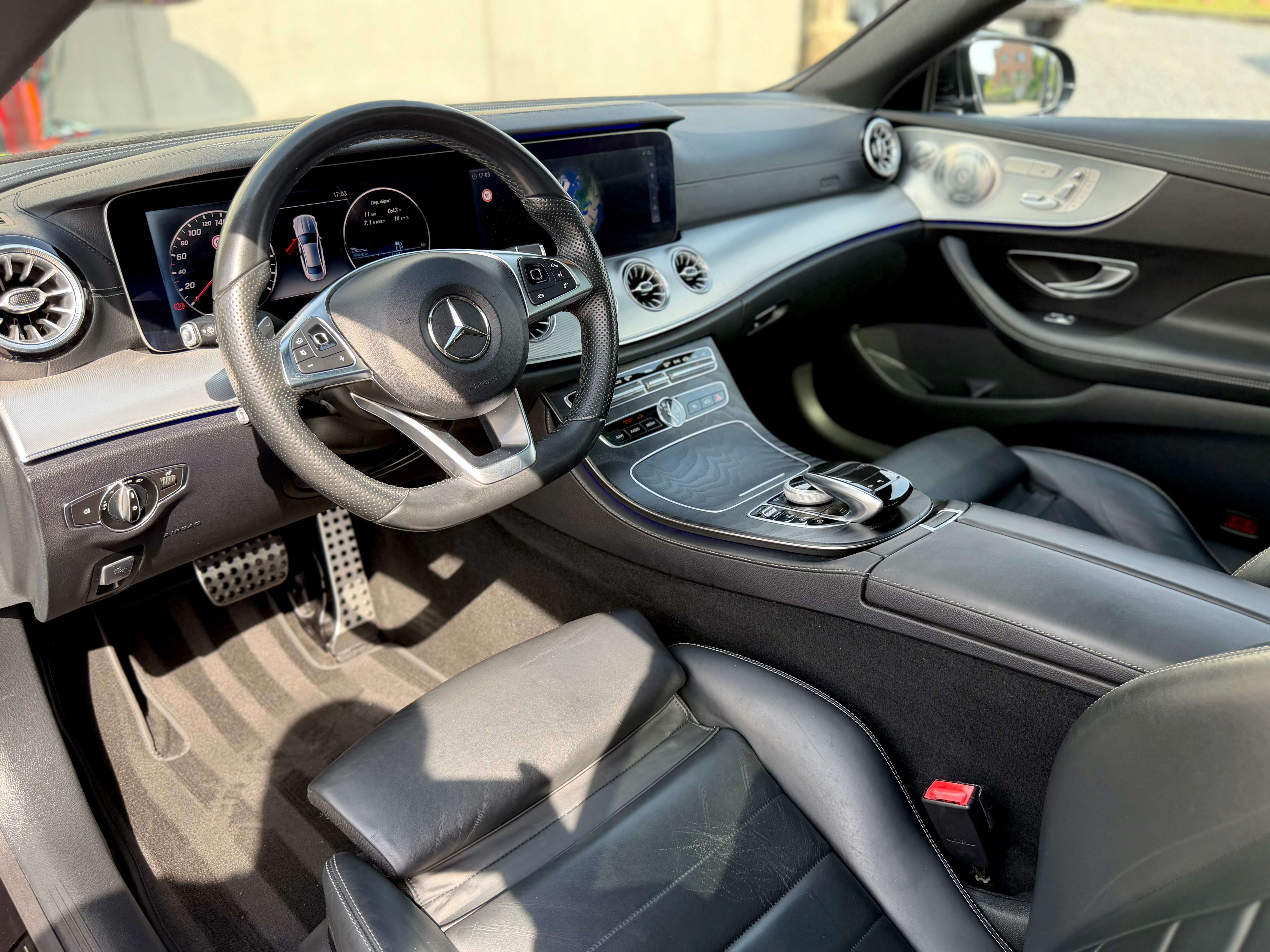 Mercedes-Benz E 220 Coupe Pack AMG