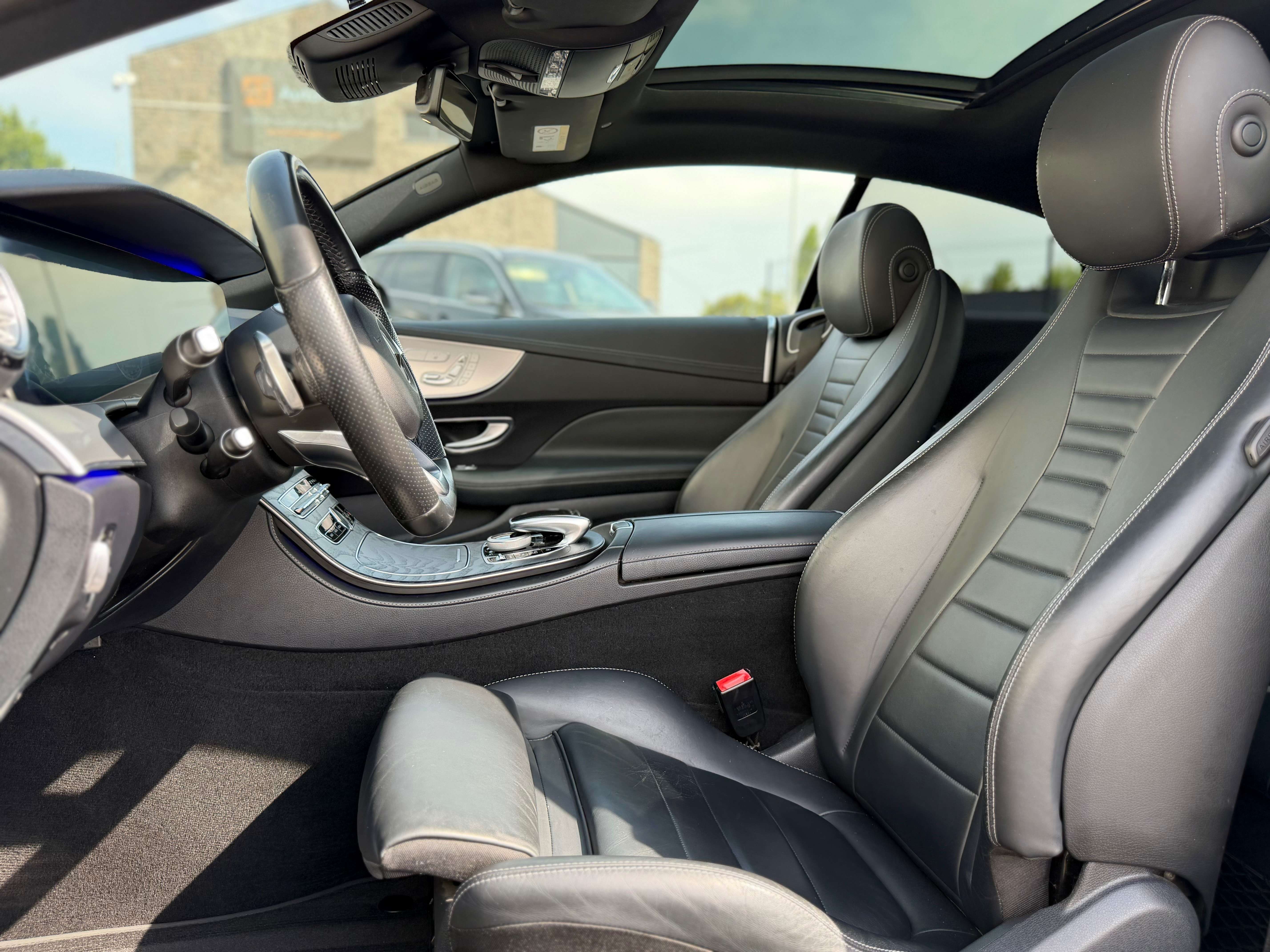 Mercedes-Benz E 220 Coupe Pack AMG