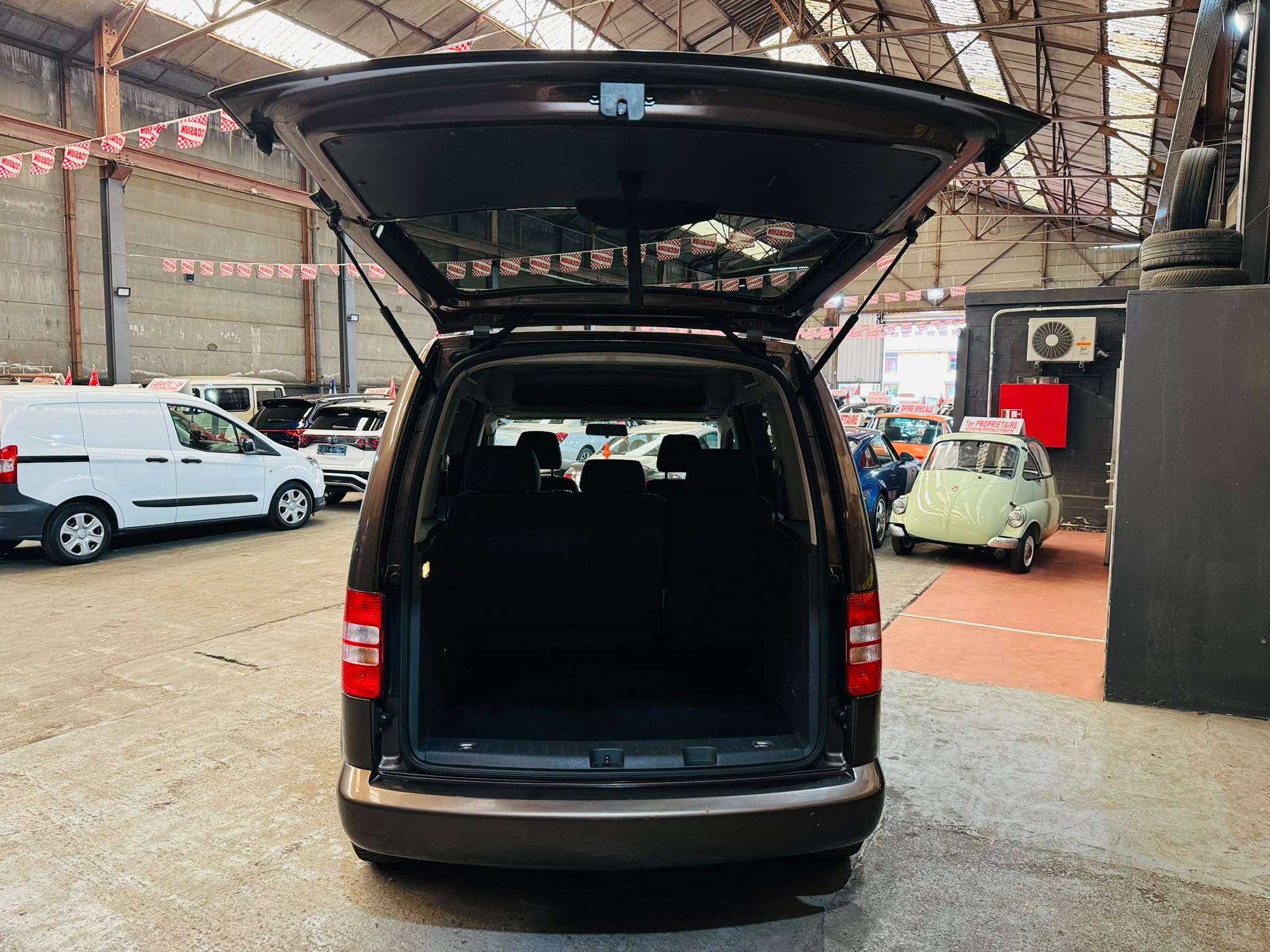 Volkswagen Caddy 1.6TDi Double porte latérale Attache remorque Airco