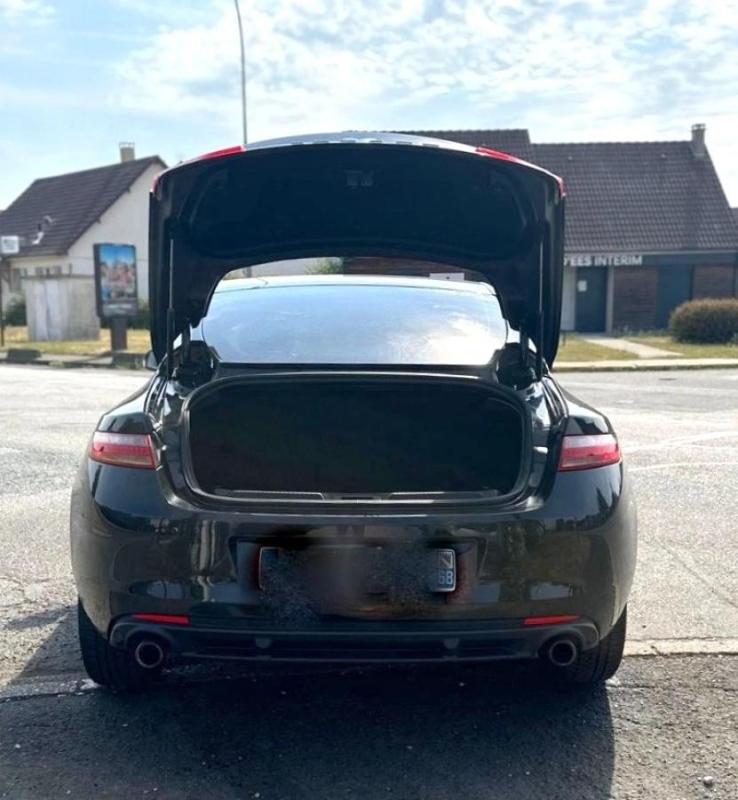 Renault Laguna COUPE 2.0 DCI 150 BLACK EDITION MOTEUR A CHAINE
