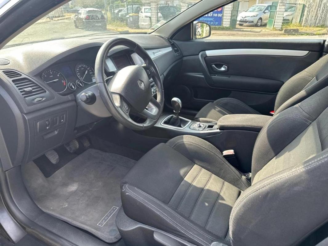 Renault Laguna COUPE 2.0 DCI 150 BLACK EDITION MOTEUR A CHAINE