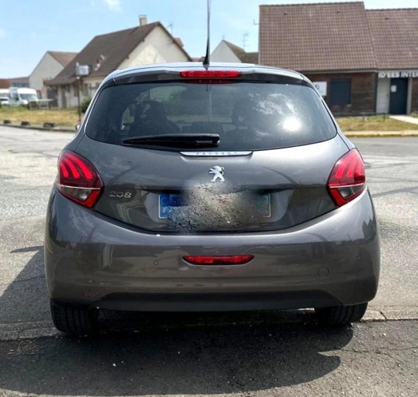 Peugeot 208 1.2 110 FELINE TOIT PANORAMIQUE ENTRETIEN EXCLUSIF PEUGEOT A JOUR