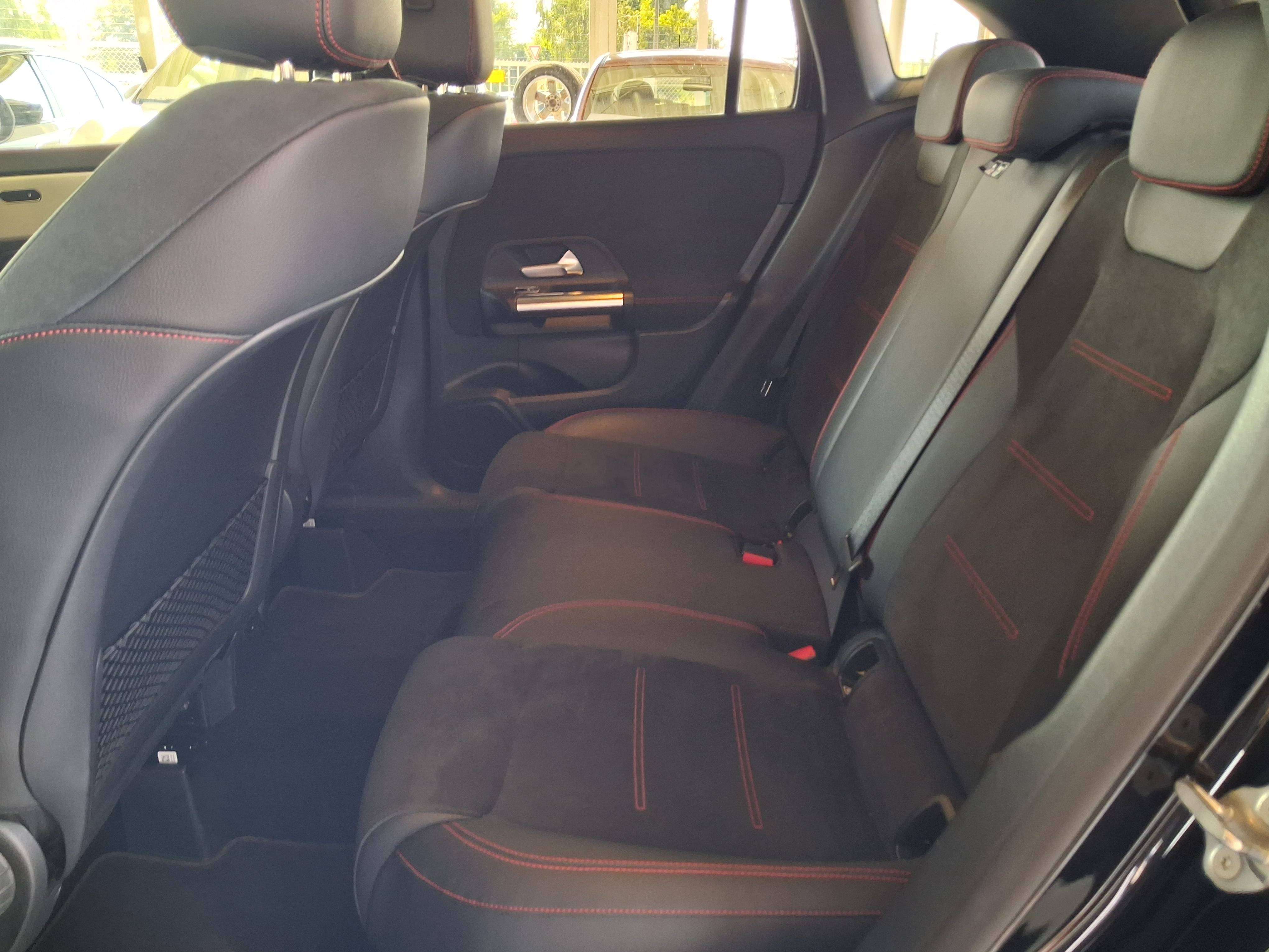 Mercedes-Benz GLA 180 GLA 180 d AMG Line / BOITE AUTO / PACK TRONIC / NAVI / GARANTIE