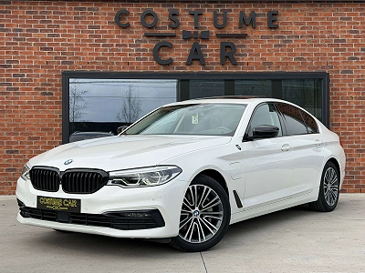 BMW 530 Hybride rechargeable - Caméra 360 - Toit ouvrant - Volant électrique