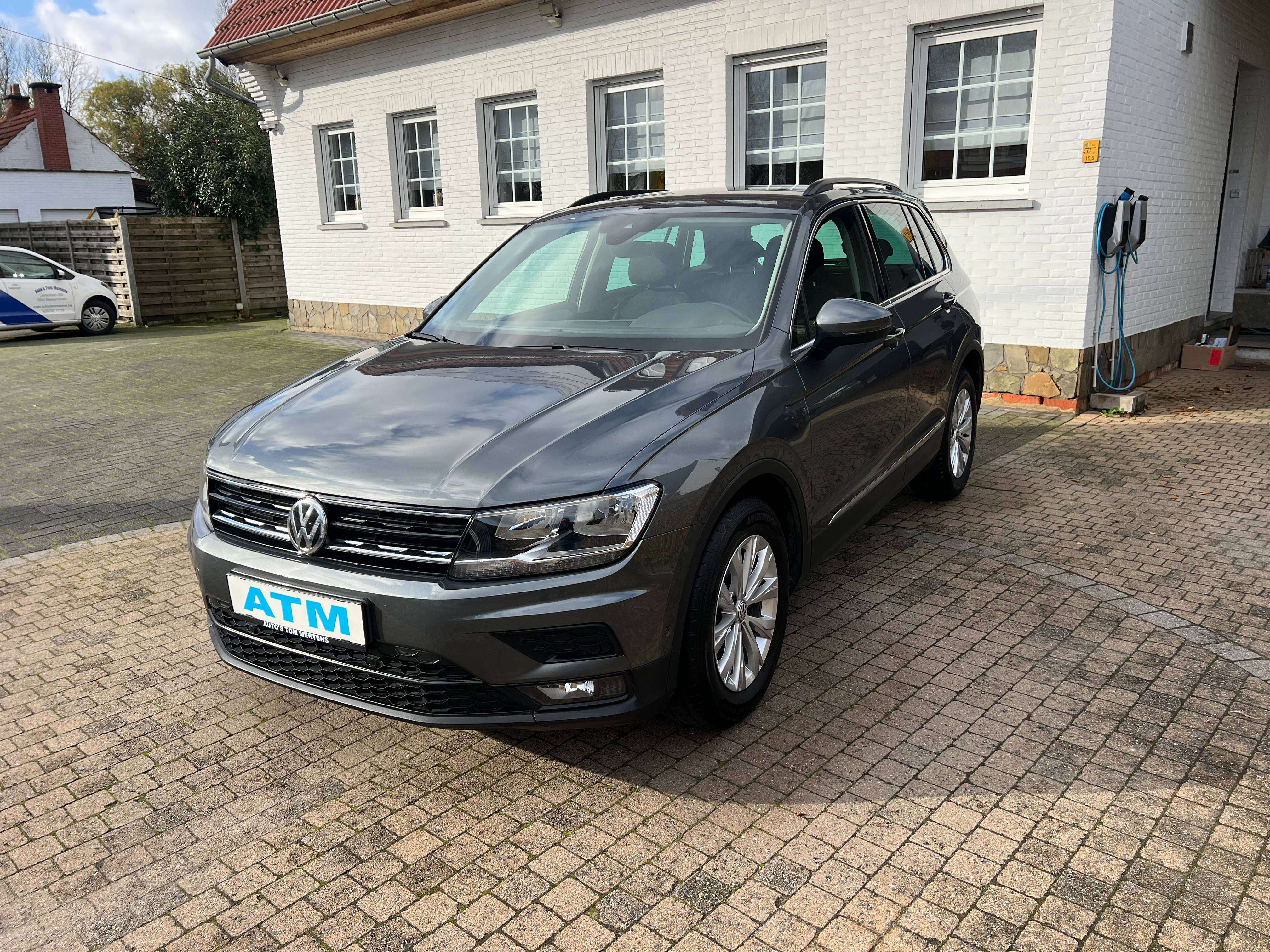 Volkswagen Tiguan Tiguan 1.5 TSI ACT Highline OPF DSG/alcantara sportzetels/pdc V&A + camera/ACC/massage functie/navi/app cp/lane assist