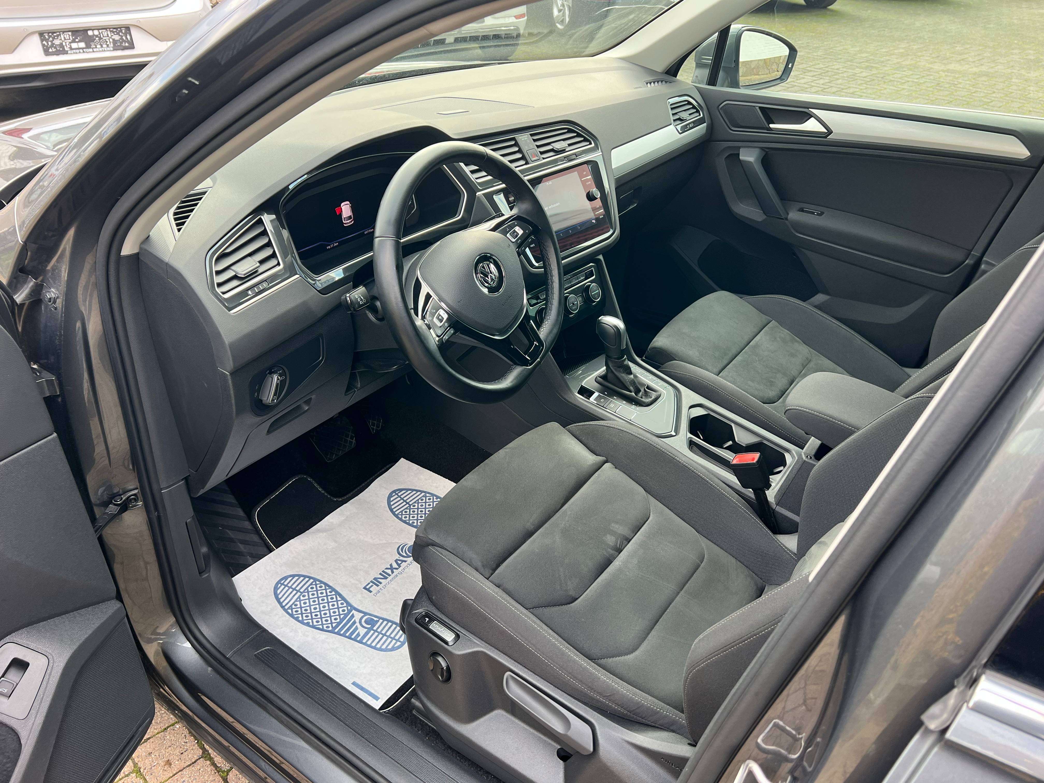 Volkswagen Tiguan Tiguan 1.5 TSI ACT Highline OPF DSG/alcantara sportzetels/pdc V&A + camera/ACC/massage functie/navi/app cp/lane assist