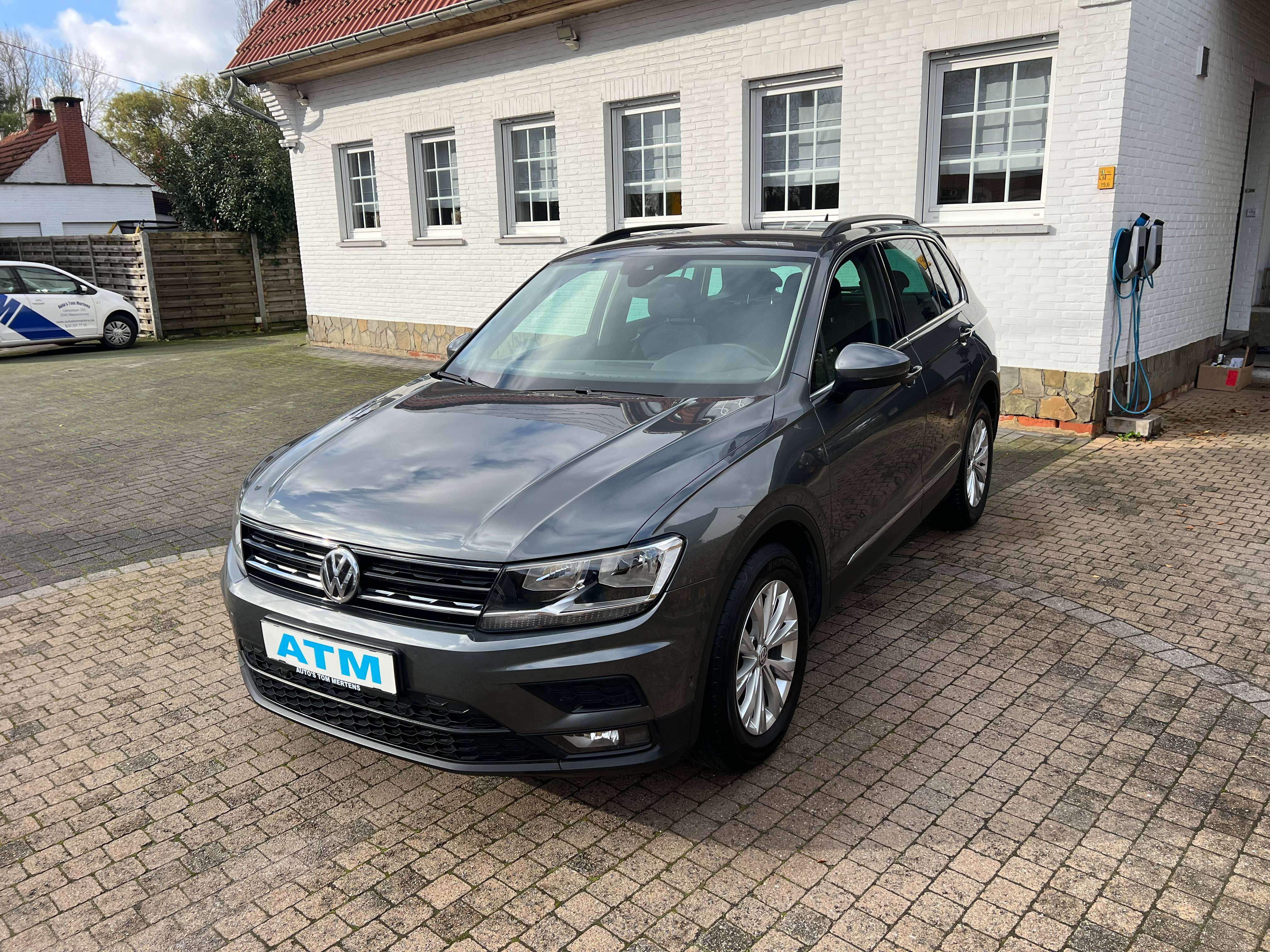 Volkswagen Tiguan Tiguan 1.5 TSI ACT Highline OPF DSG/alcantara sportzetels/pdc V&A + camera/ACC/massage functie/navi/app cp/lane assist
