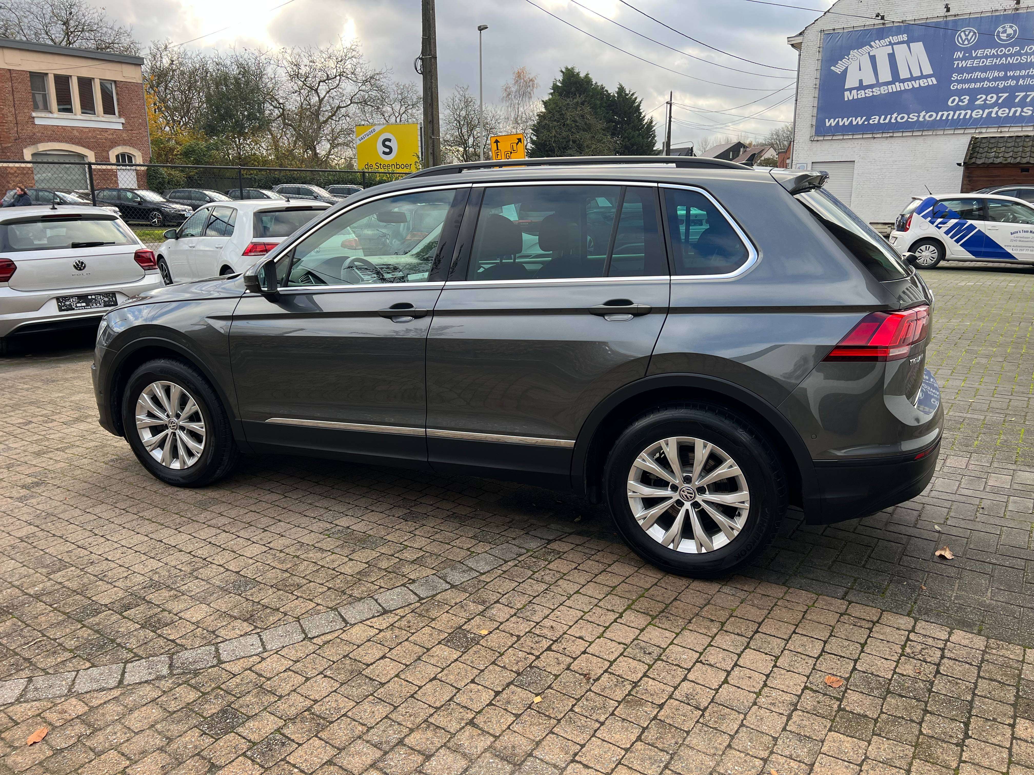 Volkswagen Tiguan Tiguan 1.5 TSI ACT Highline OPF DSG/alcantara sportzetels/pdc V&A + camera/ACC/massage functie/navi/app cp/lane assist