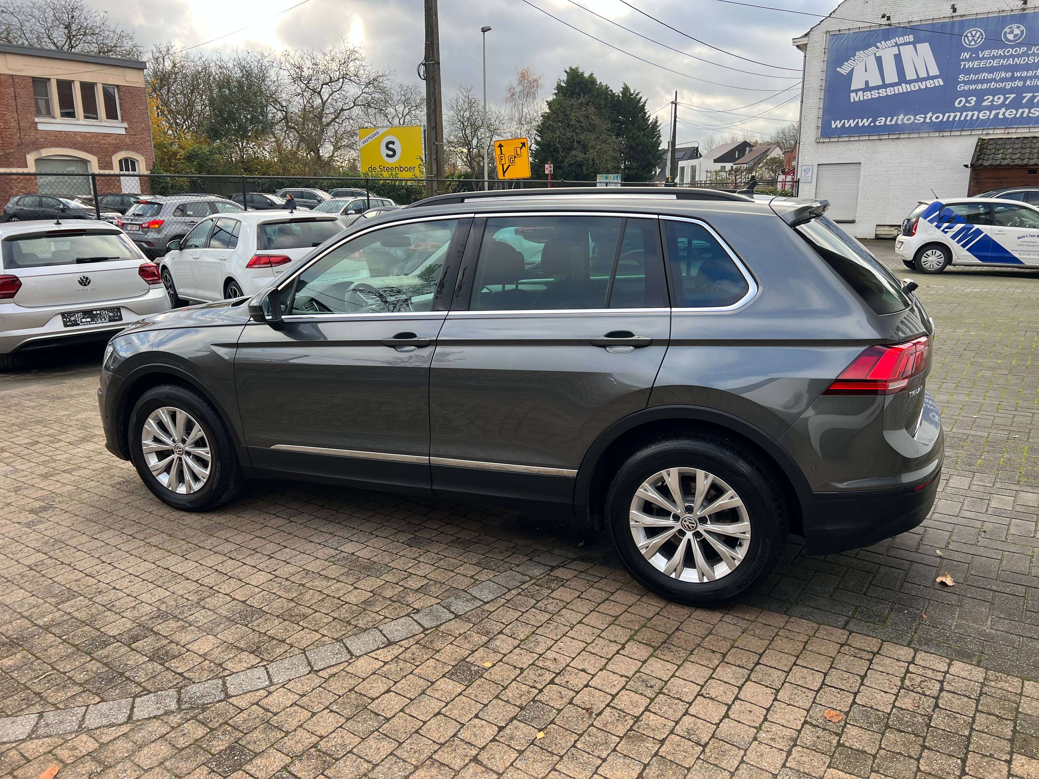 Volkswagen Tiguan Tiguan 1.5 TSI ACT Highline OPF DSG/alcantara sportzetels/pdc V&A + camera/ACC/massage functie/navi/app cp/lane assist