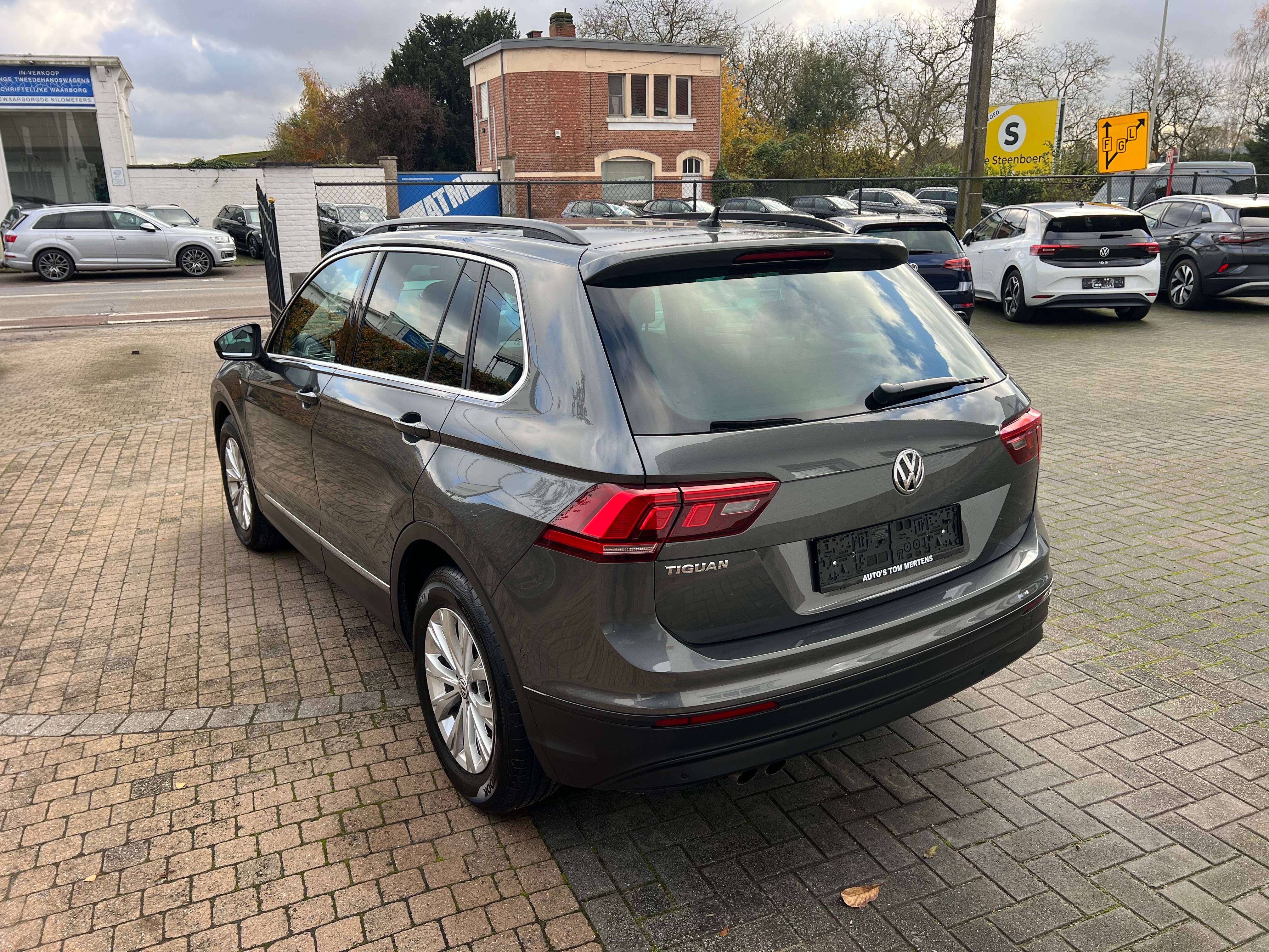 Volkswagen Tiguan Tiguan 1.5 TSI ACT Highline OPF DSG/alcantara sportzetels/pdc V&A + camera/ACC/massage functie/navi/app cp/lane assist