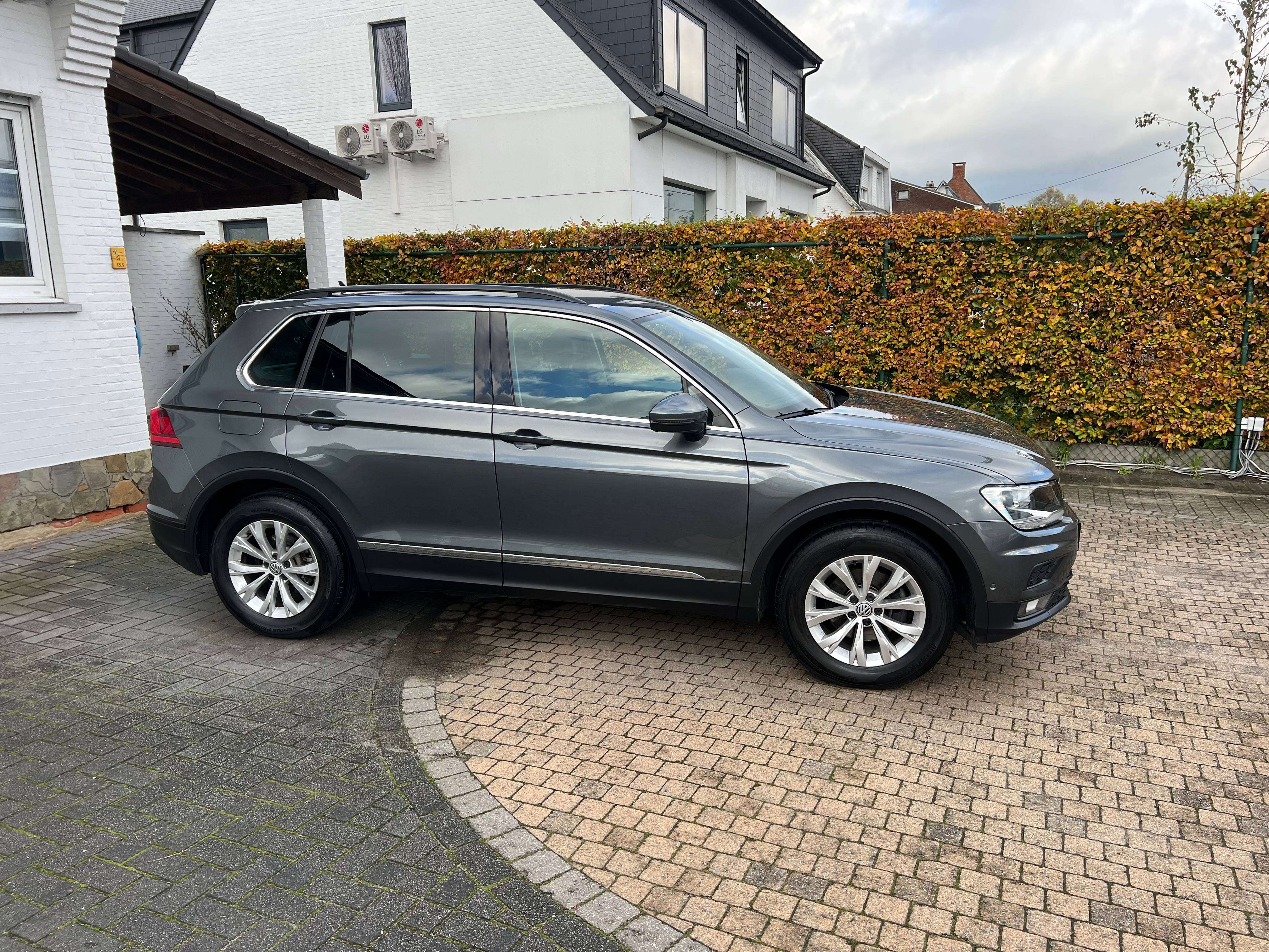 Volkswagen Tiguan Tiguan 1.5 TSI ACT Highline OPF DSG/alcantara sportzetels/pdc V&A + camera/ACC/massage functie/navi/app cp/lane assist