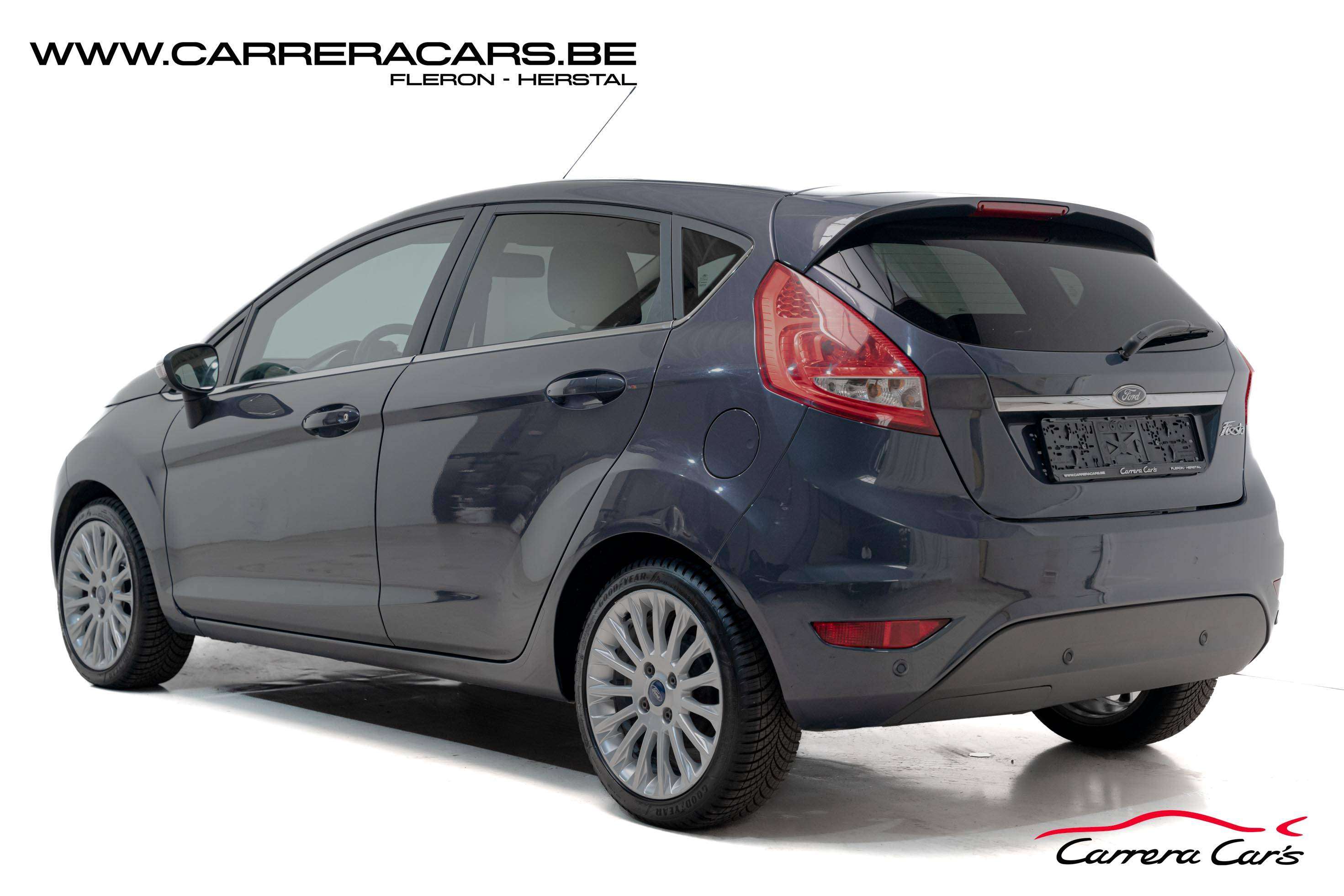 Ford Fiesta 1.4i Titanium **CLIM**CAPTEUR**JANTES ALUS**BOITE AUTO**