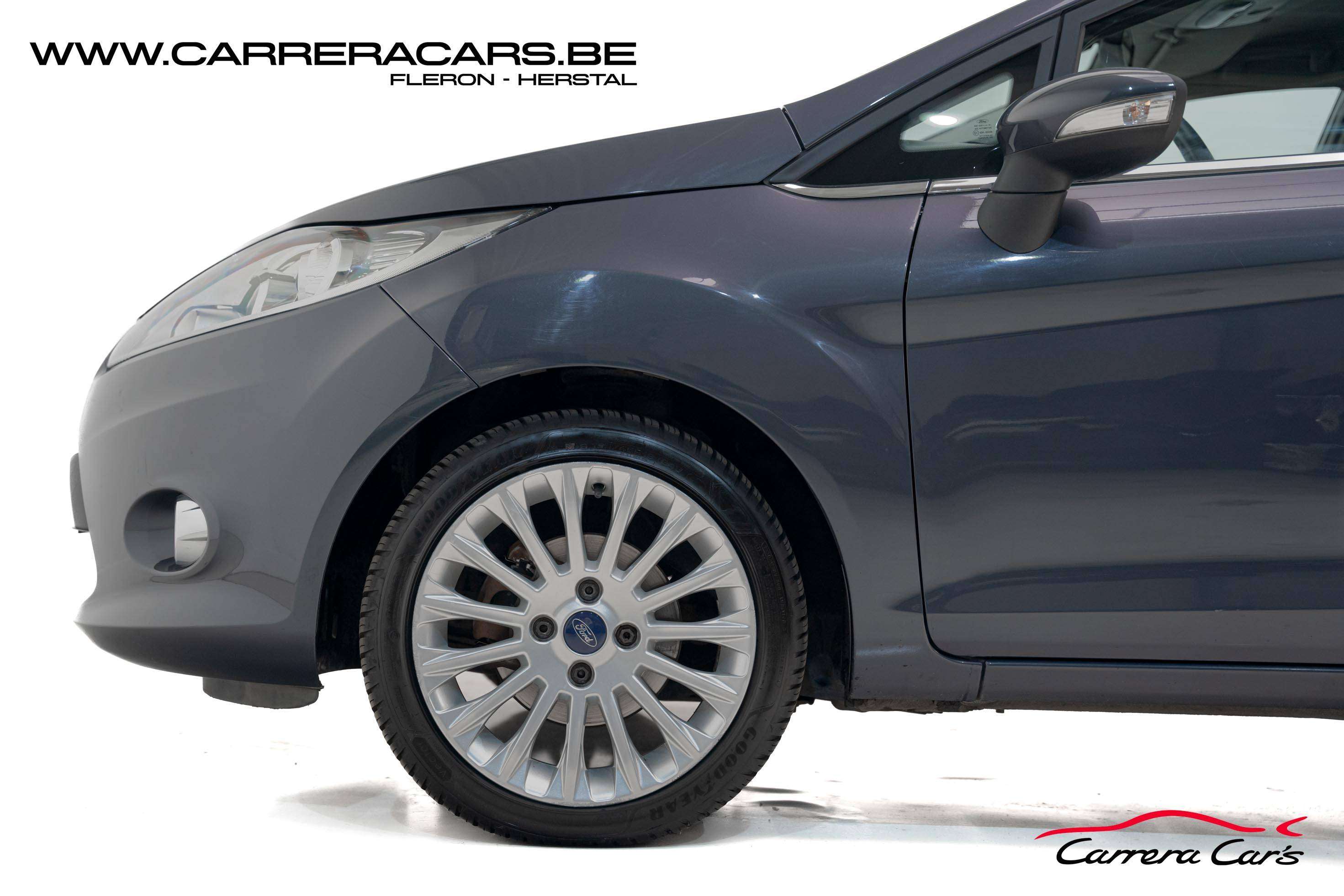 Ford Fiesta 1.4i Titanium **CLIM**CAPTEUR**JANTES ALUS**BOITE AUTO**