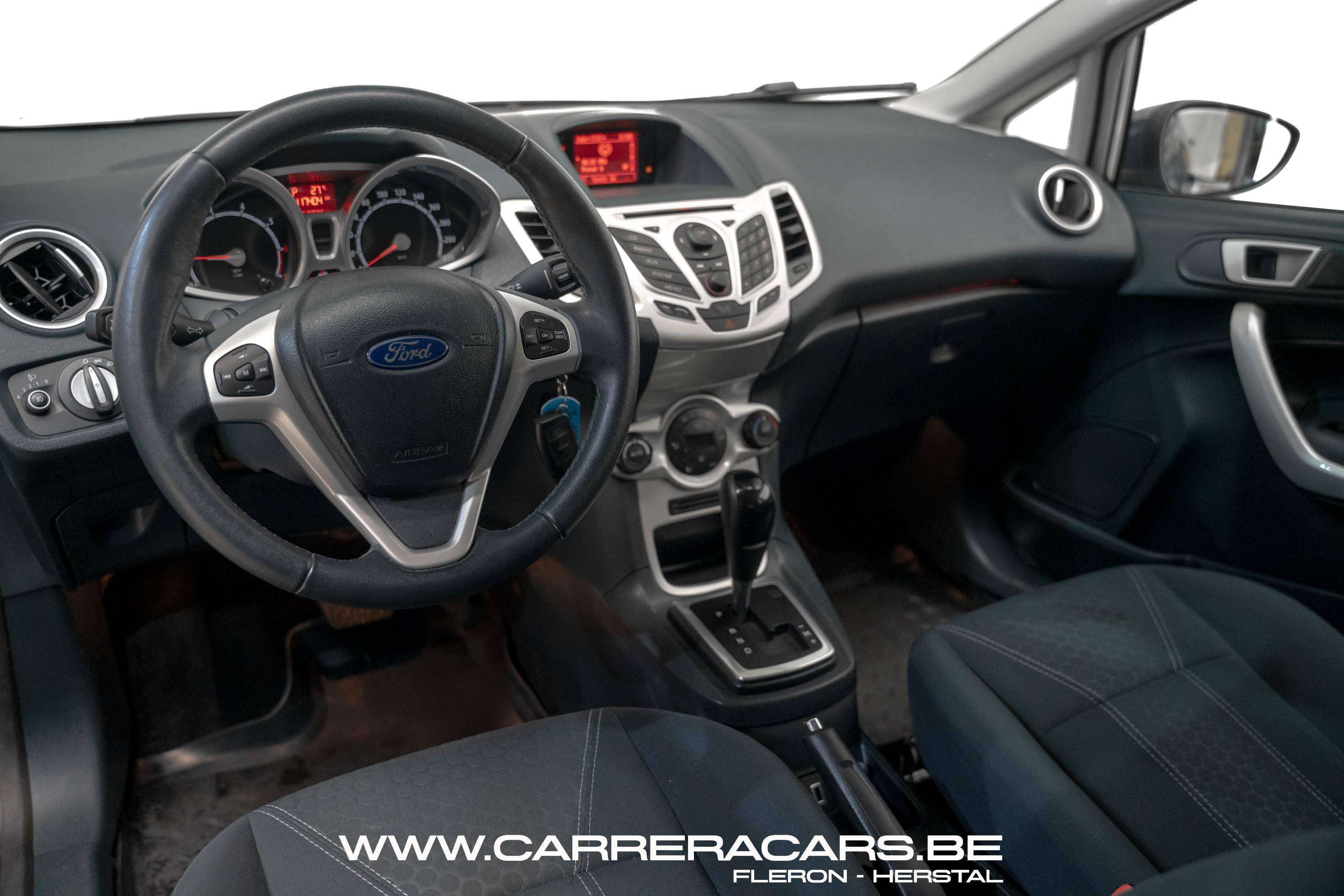 Ford Fiesta 1.4i Titanium **CLIM**CAPTEUR**JANTES ALUS**BOITE AUTO**