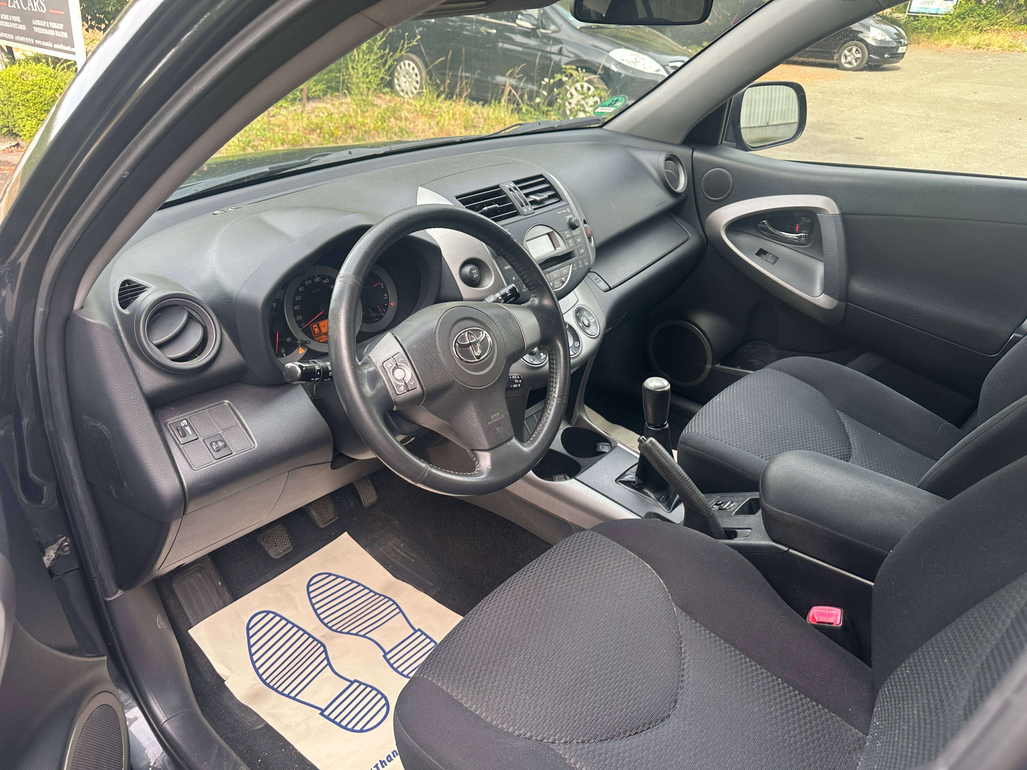 Toyota RAV 4 2.0i VVT-i 16v VX