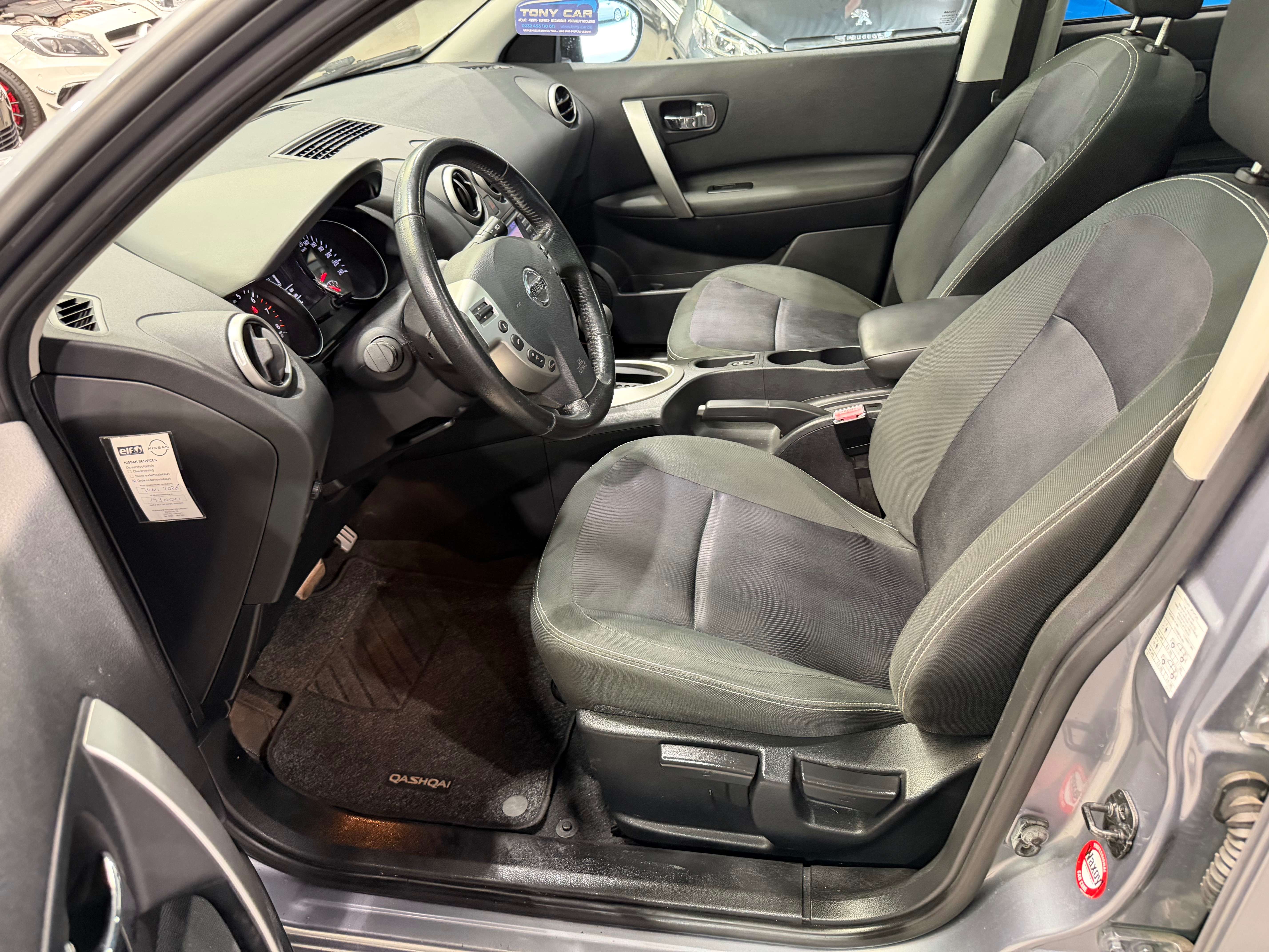 Nissan Qashqai 1.6i 2WD*BOITE AUTO*NAVI*CAMERA360*PANO*BT