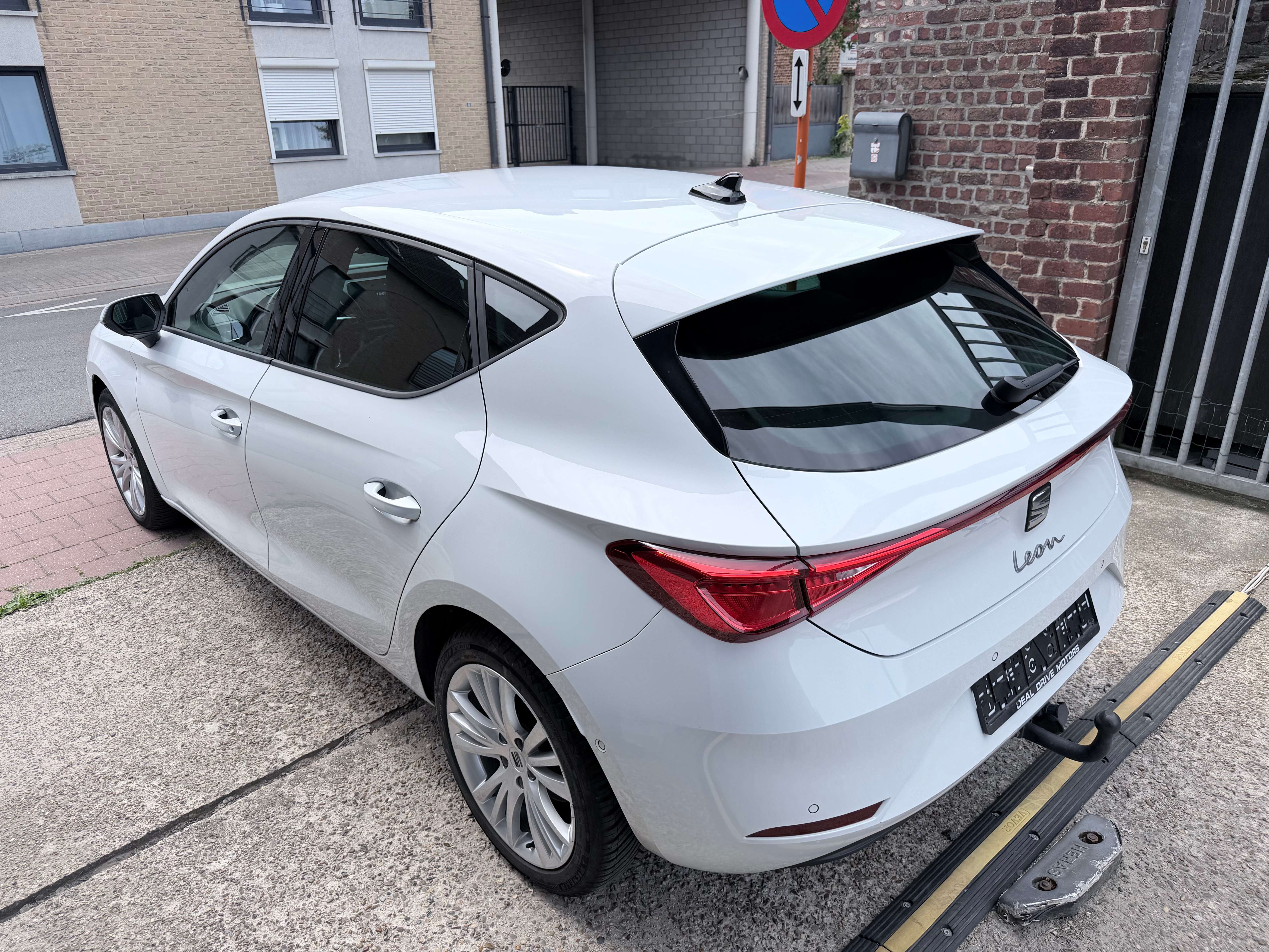 SEAT Leon 2.0 TDI AUTOMAAT | Apple CarPlay | Camera | Cruise | Leder