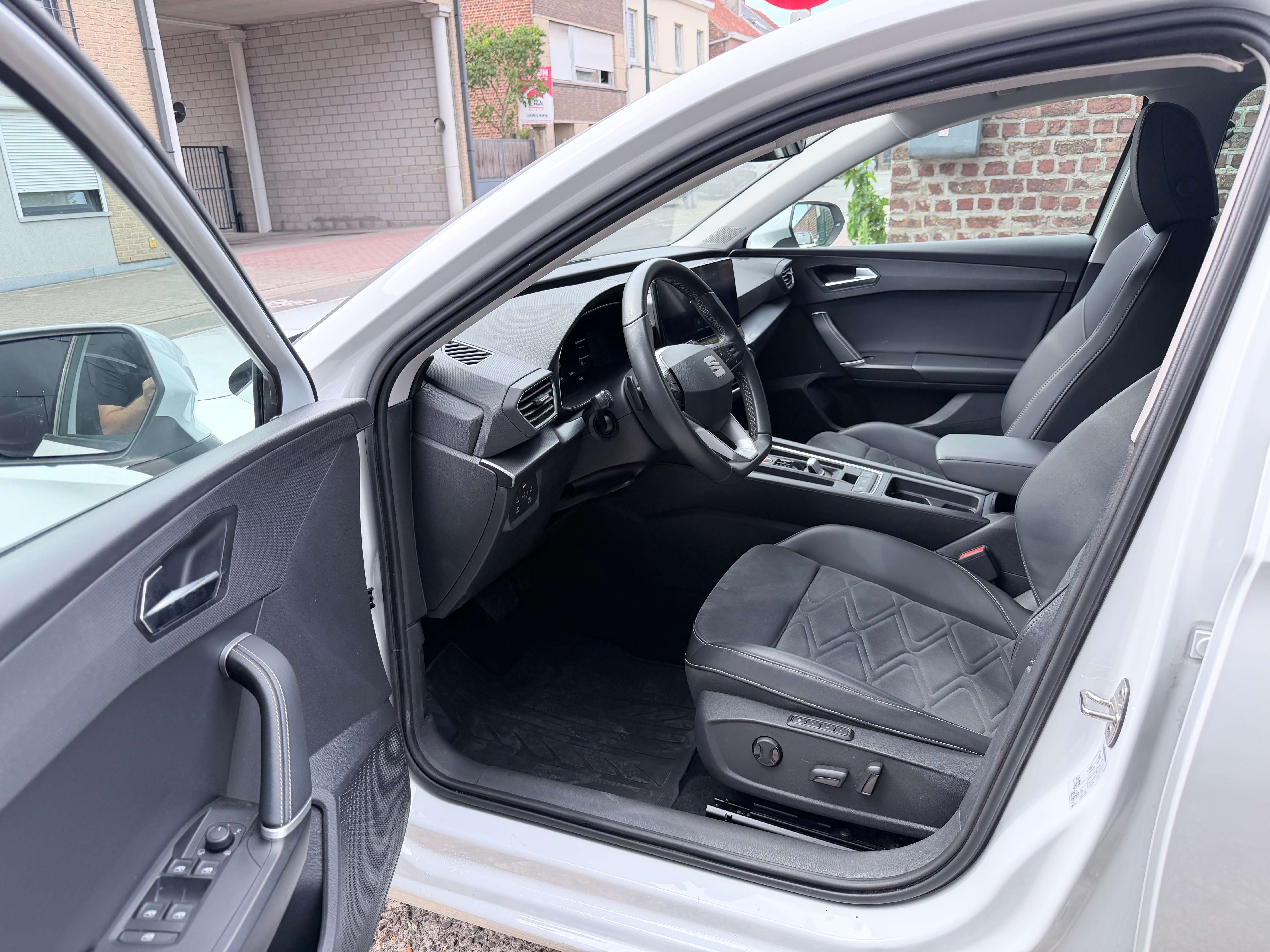SEAT Leon 2.0 TDI AUTOMAAT | Apple CarPlay | Camera | Cruise | Leder