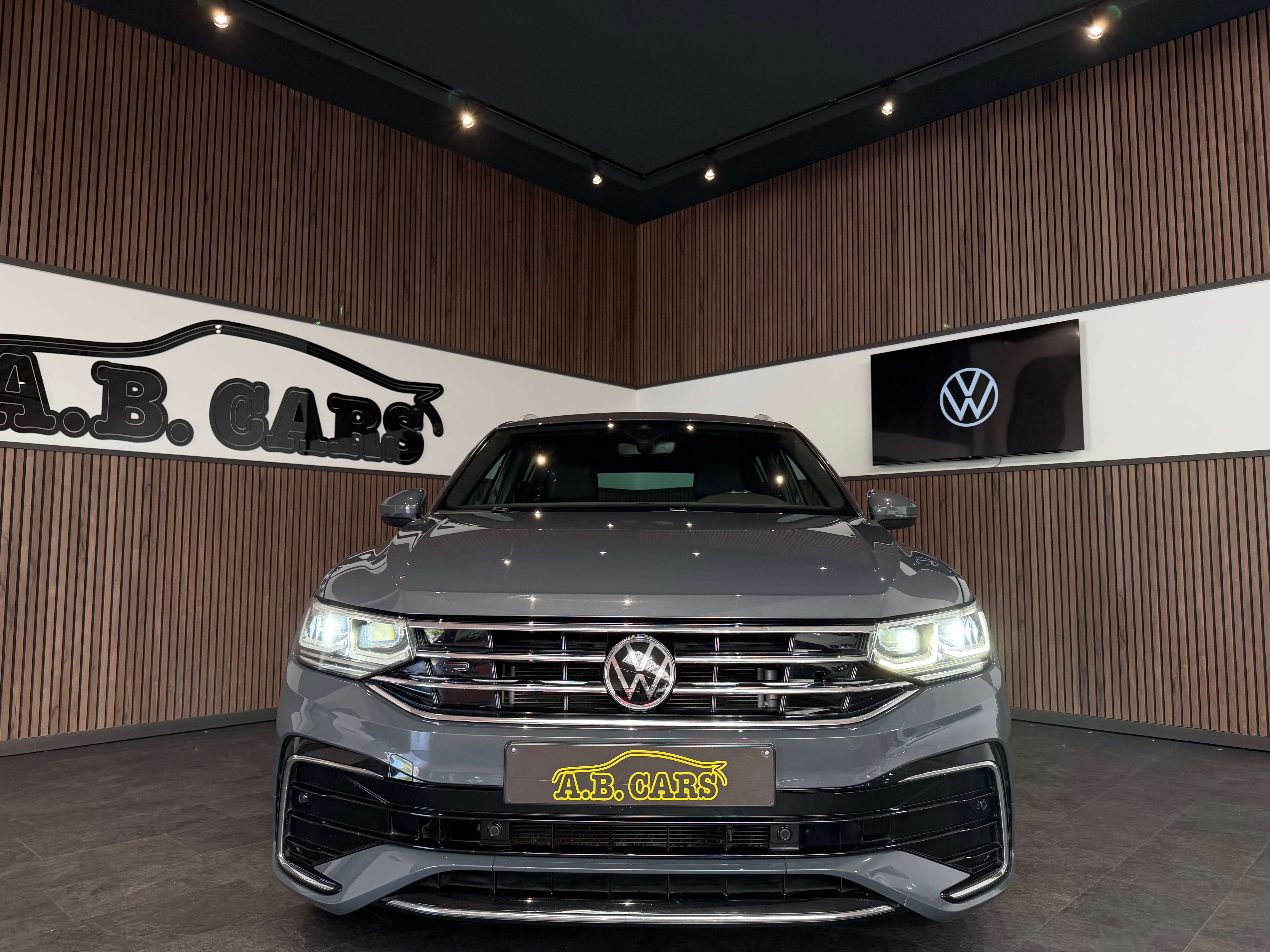 Volkswagen Tiguan 2.0 TDI SCR R-Line - DSG - 1ERPRO - GARANTIE 12MOIS