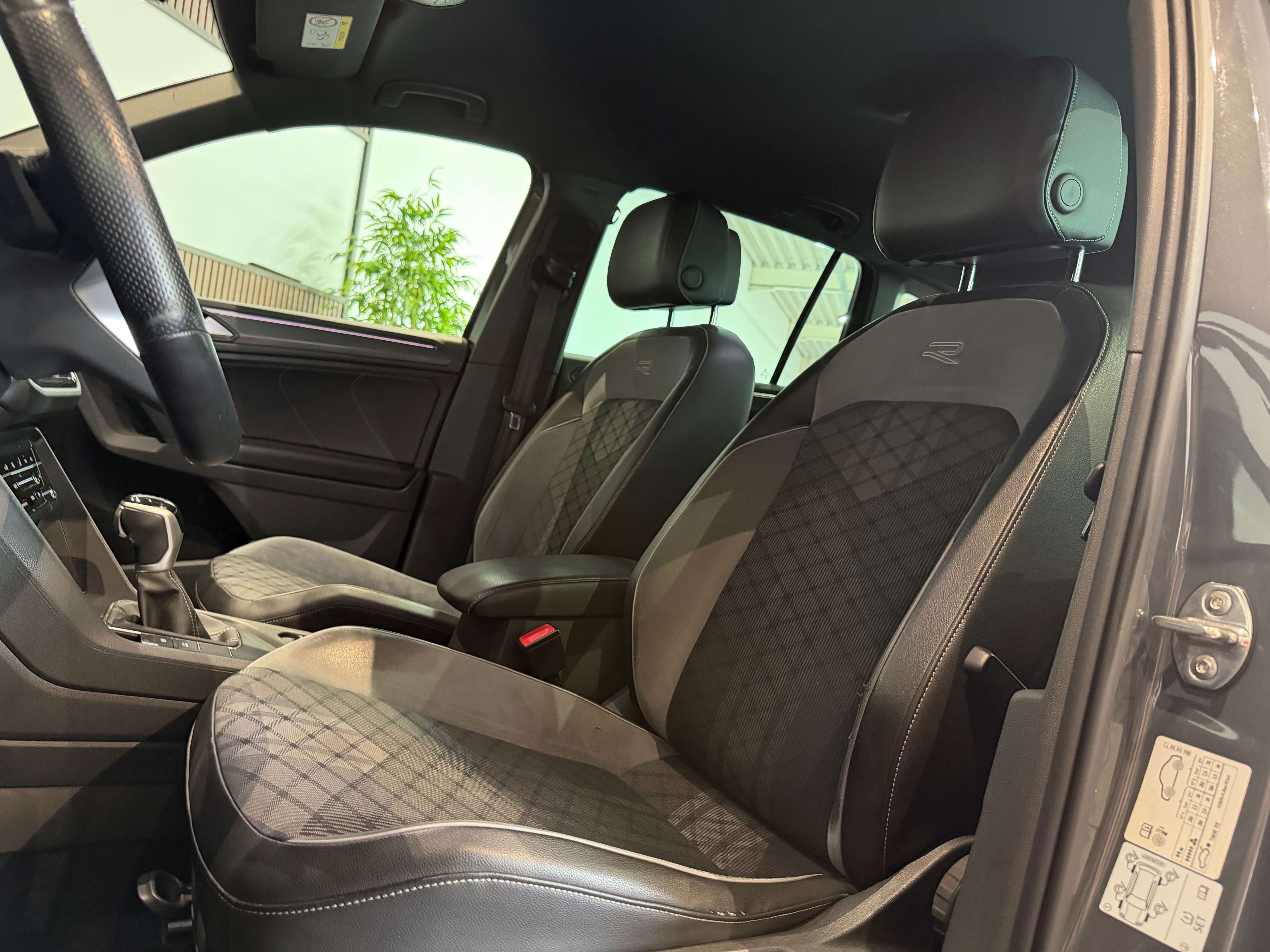Volkswagen Tiguan 2.0 TDI SCR R-Line - DSG - 1ERPRO - GARANTIE 12MOIS