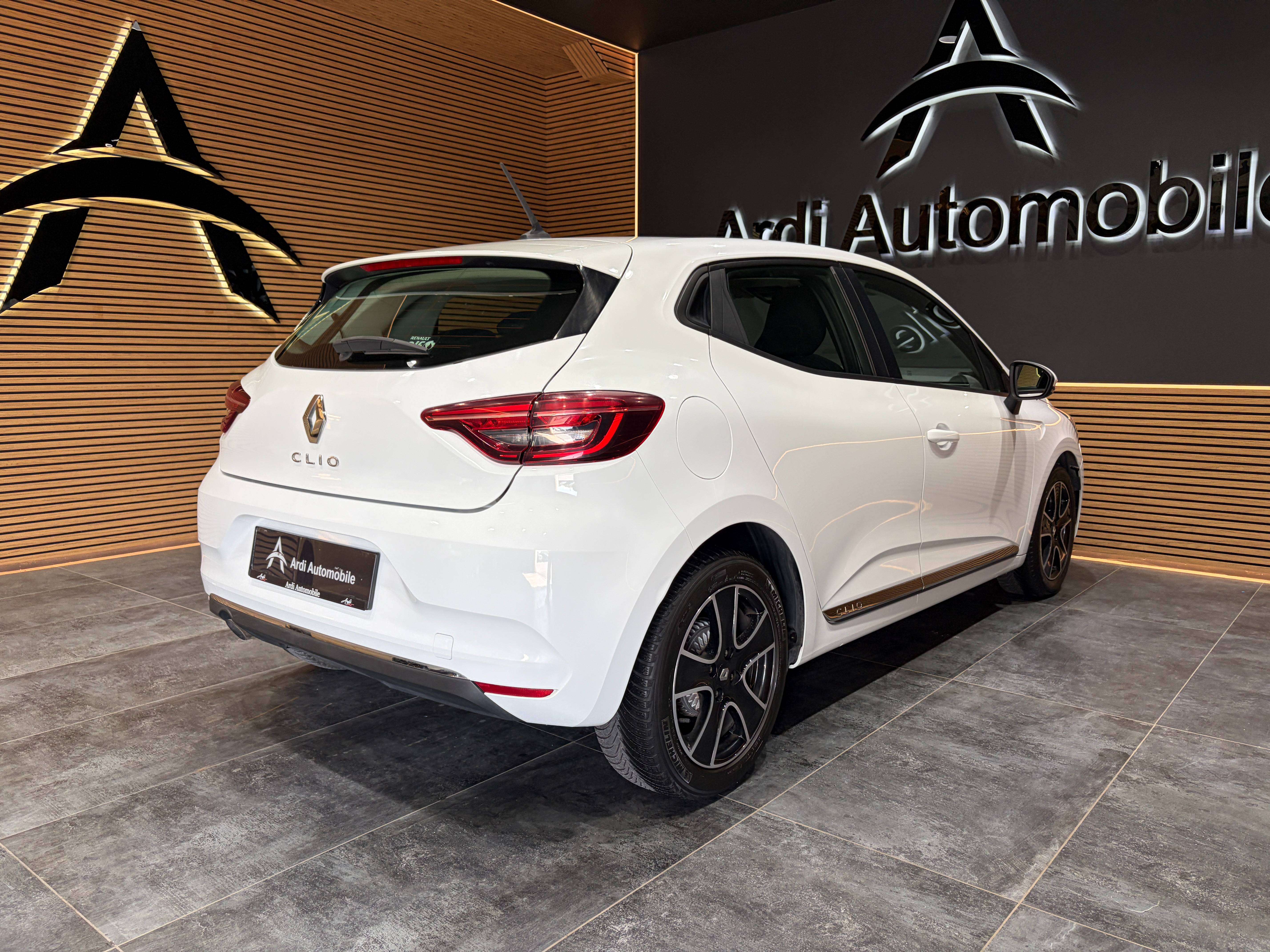 Renault Clio 1.0i *CARPLAY*FRONT ASSIST*1ER PROPRIO*GARANTIE*