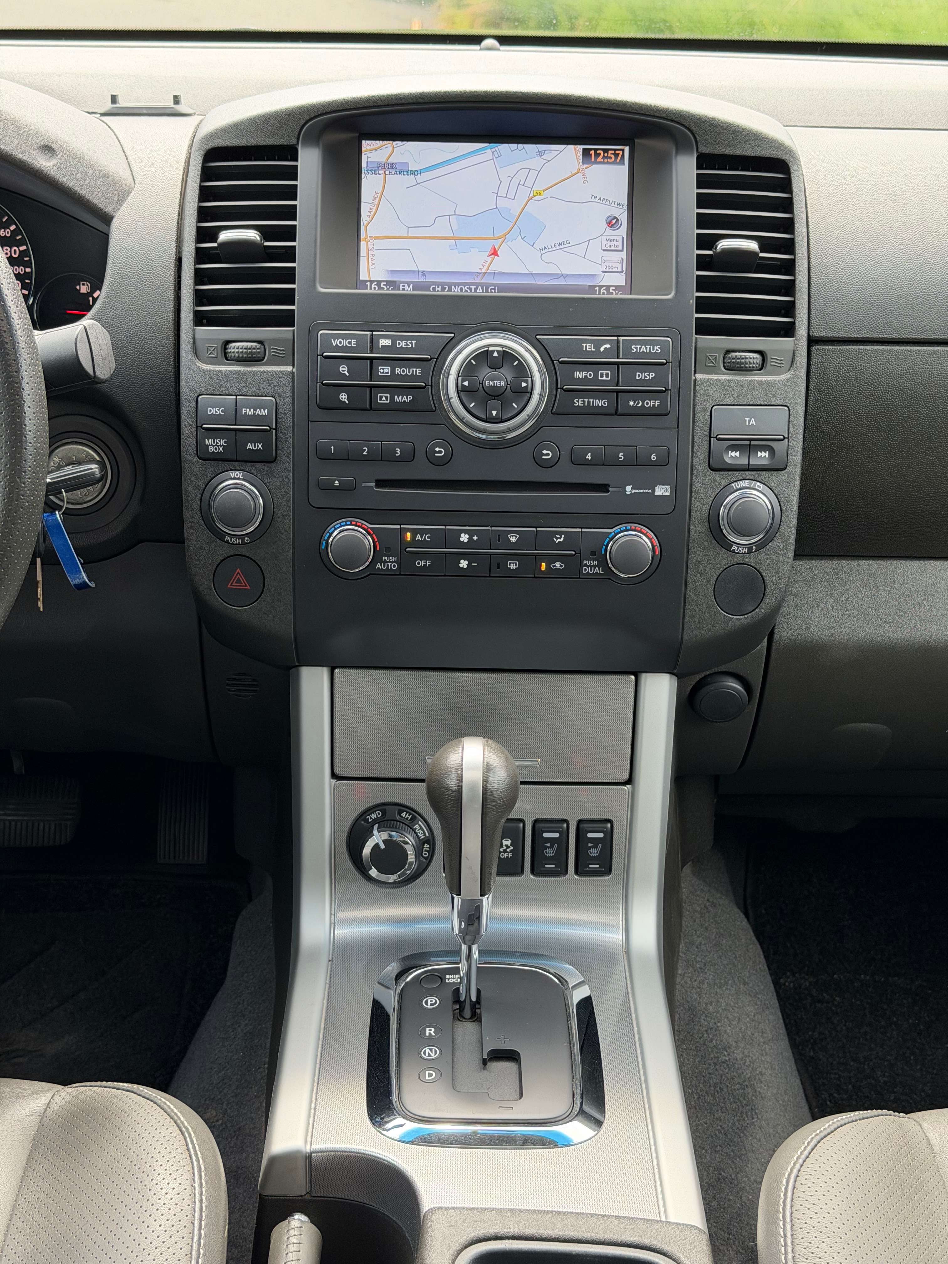 Nissan Navara 3.0 dCi V6 4x4*boîte auto*NAVI*CAMERA*CUIR*