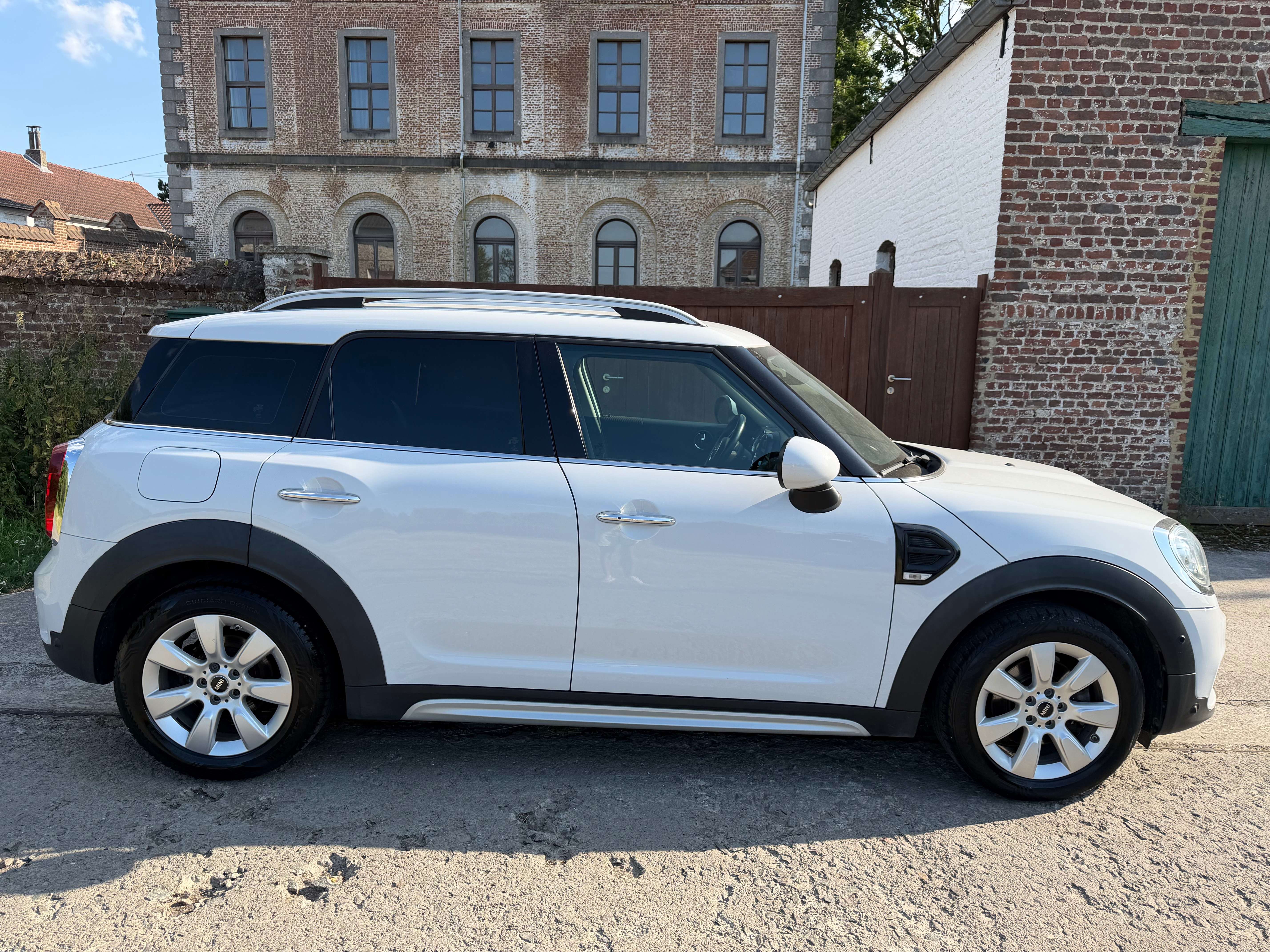 MINI Cooper Countryman 1.5i *HEAD-UP*GPS*CUIR*LED*