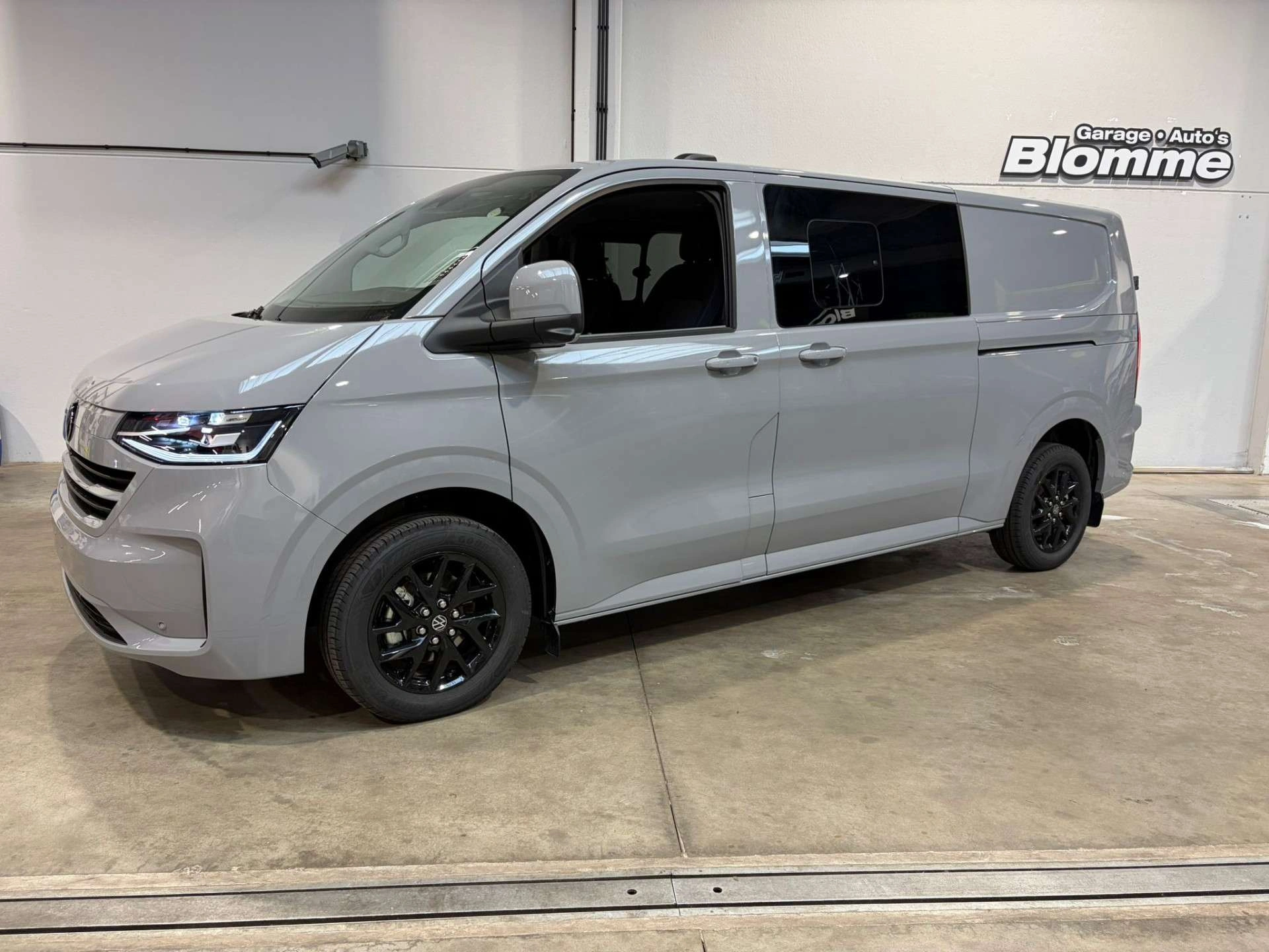 Volkswagen Transporter 2.0 TDI L2H1 4MOTION Dubbele cabine 5 zitplaatsen,