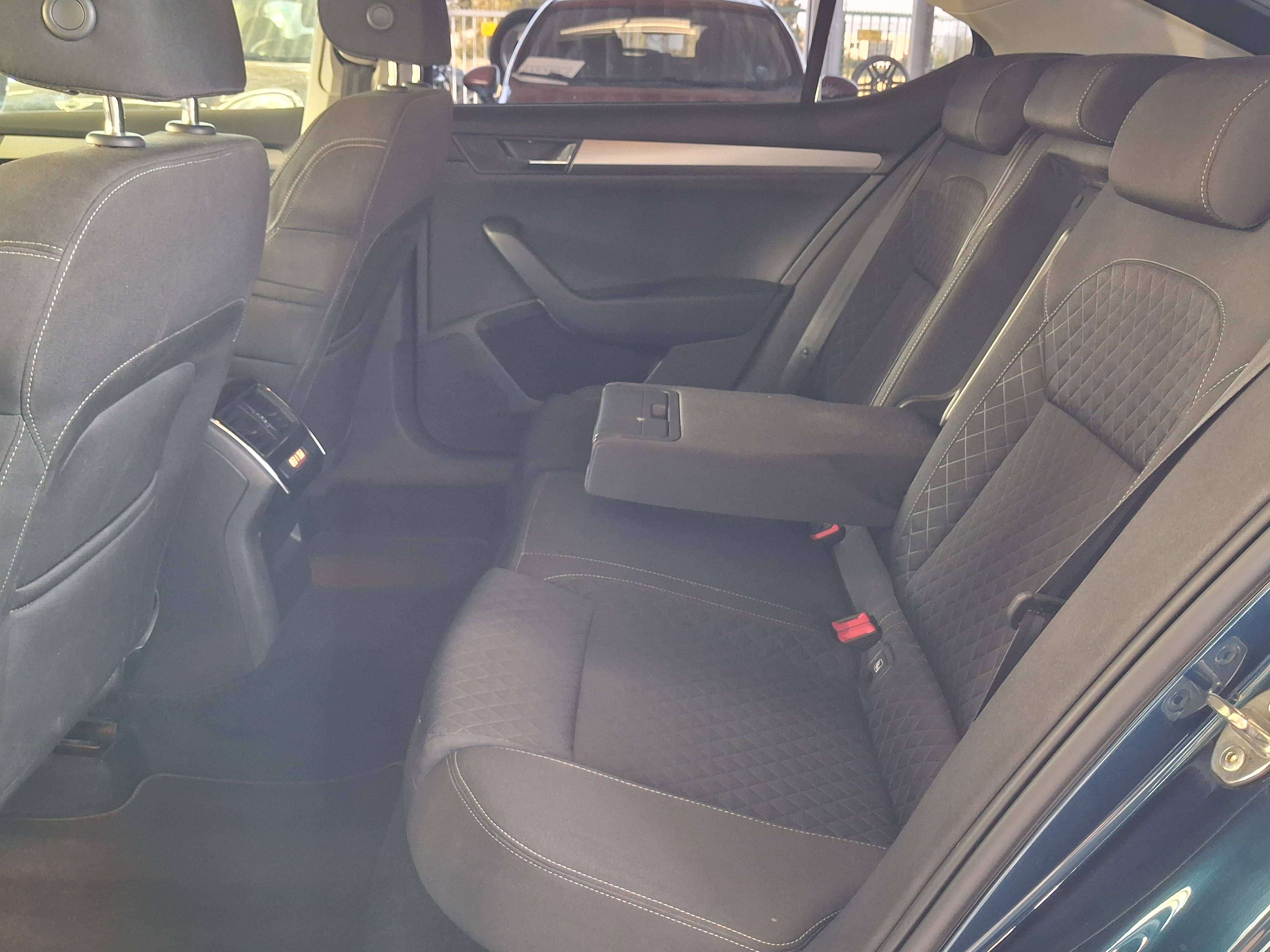 Skoda Superb Superb 1.6 CR TDi GreenLine Style / NAVI / SIEGES CH / CARPLAY / GARANTIE
