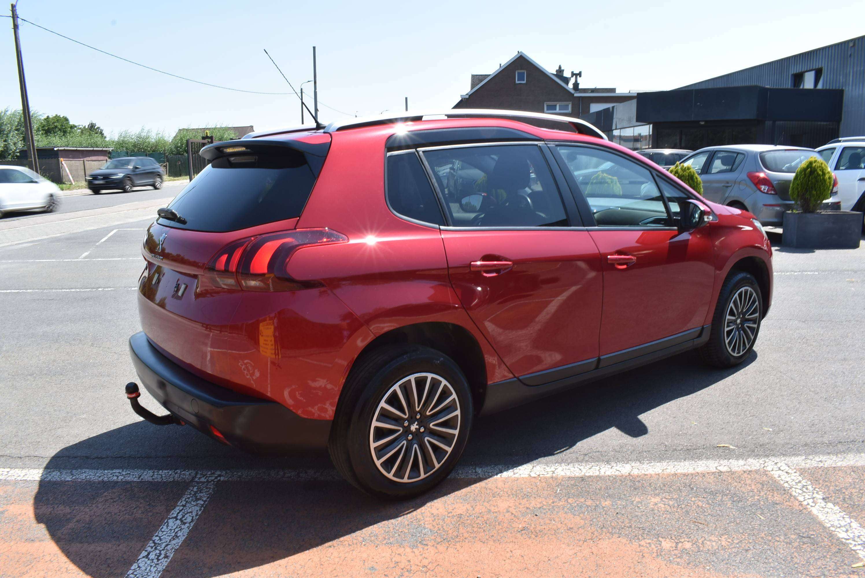 Peugeot 2008 1.6 BlueHDi Allure Airco/GPS/CarPlay**B2B FIX PRICE**