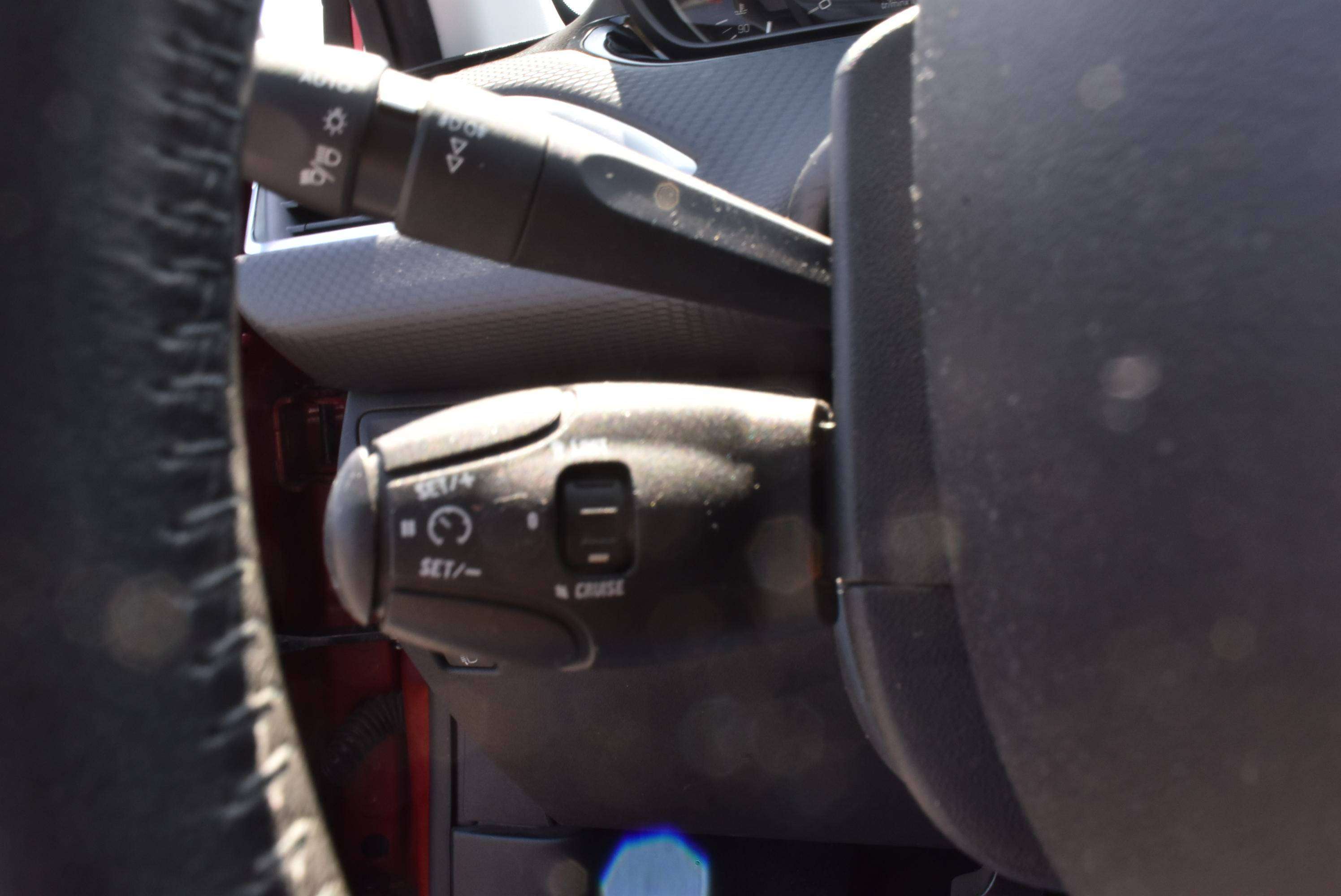 Peugeot 2008 1.6 BlueHDi Allure Airco/GPS/CarPlay**B2B FIX PRICE**