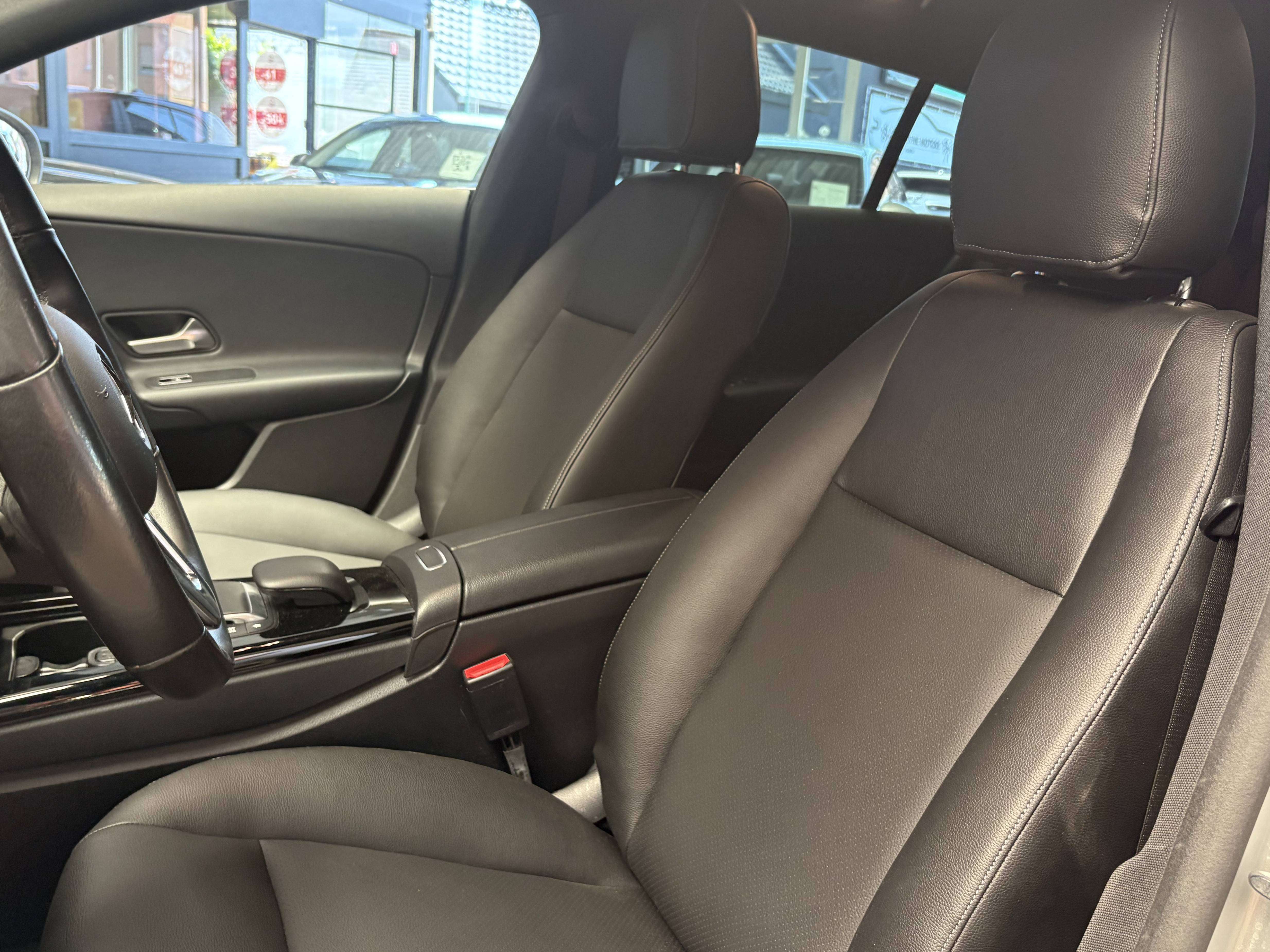 Mercedes-Benz CLA 180 7G-DCT Shooting Brake Alu19"/Led/Leder/VerwZet/Cam/Gps/Pdc/Bt *1j garantie