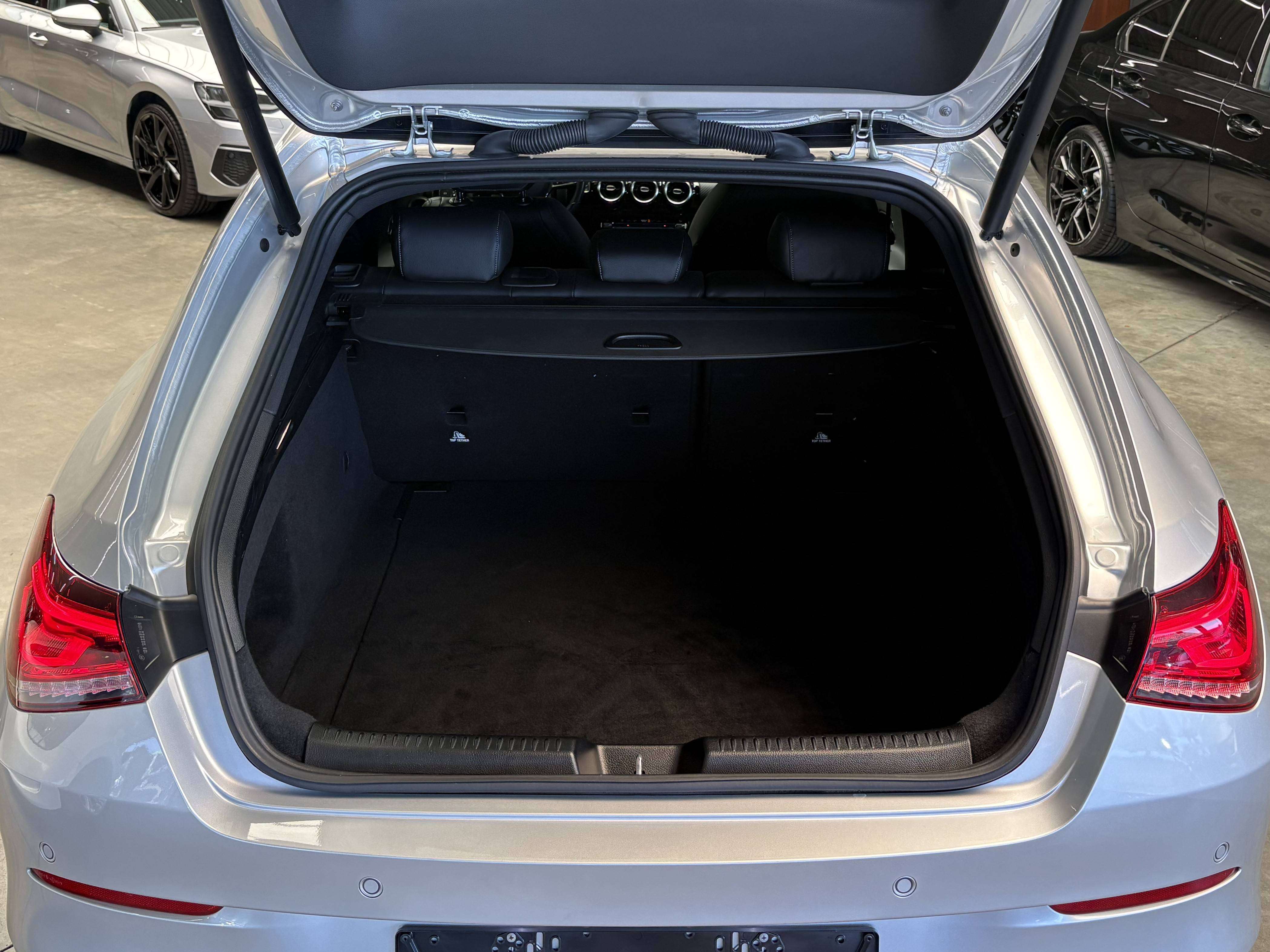 Mercedes-Benz CLA 180 7G-DCT Shooting Brake Alu19"/Led/Leder/VerwZet/Cam/Gps/Pdc/Bt *1j garantie